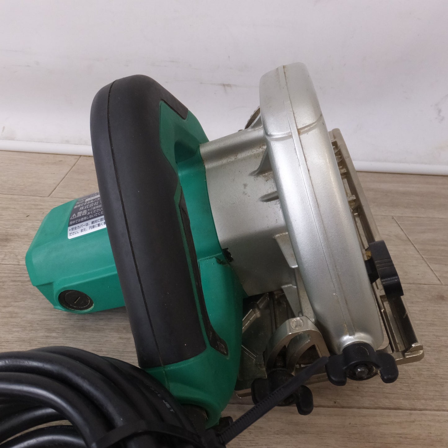 [送料無料] ★マキタ makita 165mm マルノコ M565　100V～ 11A 50-60Hz 1050W　木工用 超硬丸ノコ★