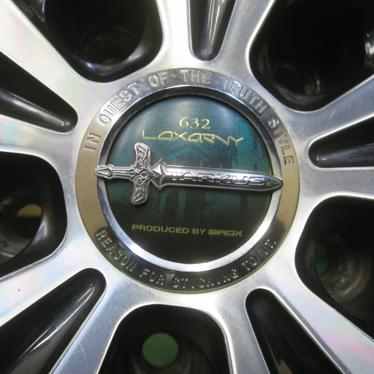 バリ溝！キレイ！9.5分◎632 LOXARNY TARKUS 225/50R18 スタッドレス トーヨー ウインター トランパス TX ロクサーニ タルカス 18インチ PCD114.3/5H◎6100501IMス