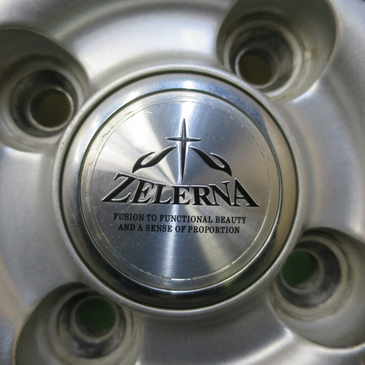 バリ溝！24年！ほぼ10分★スタッドレス 155/65R14 ヨコハマ アイスガード iG60 ZELERNA 14インチ PCD100/4H★5090905イス