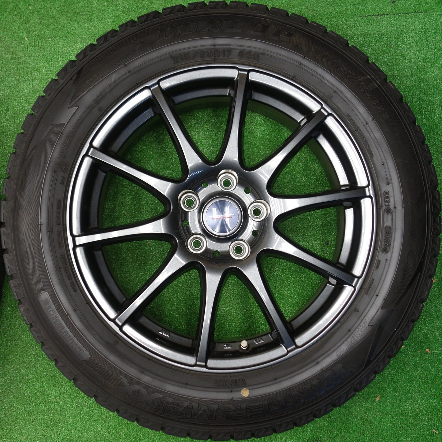 バリ溝！21年！キレイ！9.5分★スタッドレス 215/60R17 ダンロップ ウインターマックス WM02 VELVA CHARGE ヴェルヴァ 17インチ PCD114.3/5H★5121104KTス