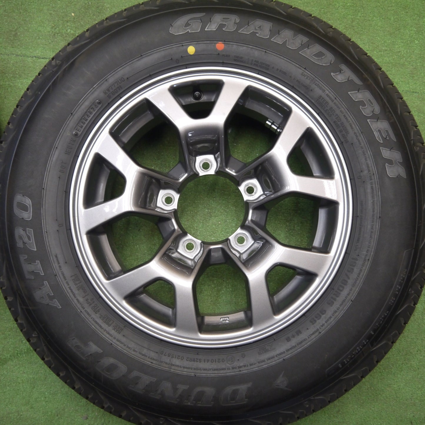 未使用！24年★スズキ JB74W ジムニー シエラ 純正 195/80R15 ダンロップ AT20 グラントレック 15インチ PCD139.7/5H★6022403Hノ