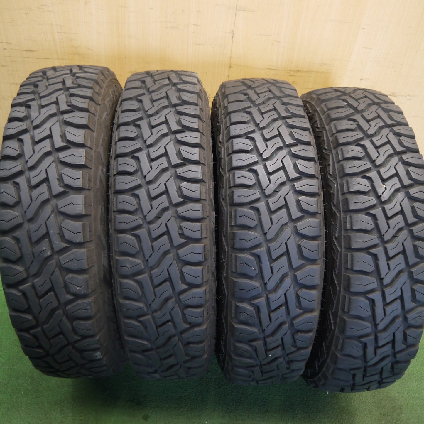 バリ溝！キレイ！9分◎DEAN CROSS COUNTRY CC3 185/85R16 105/103N 8PR トーヨー オープンカントリー R/T ディーン クロスカントリー 16インチ PCD139.7/5H◎6062402Hノ