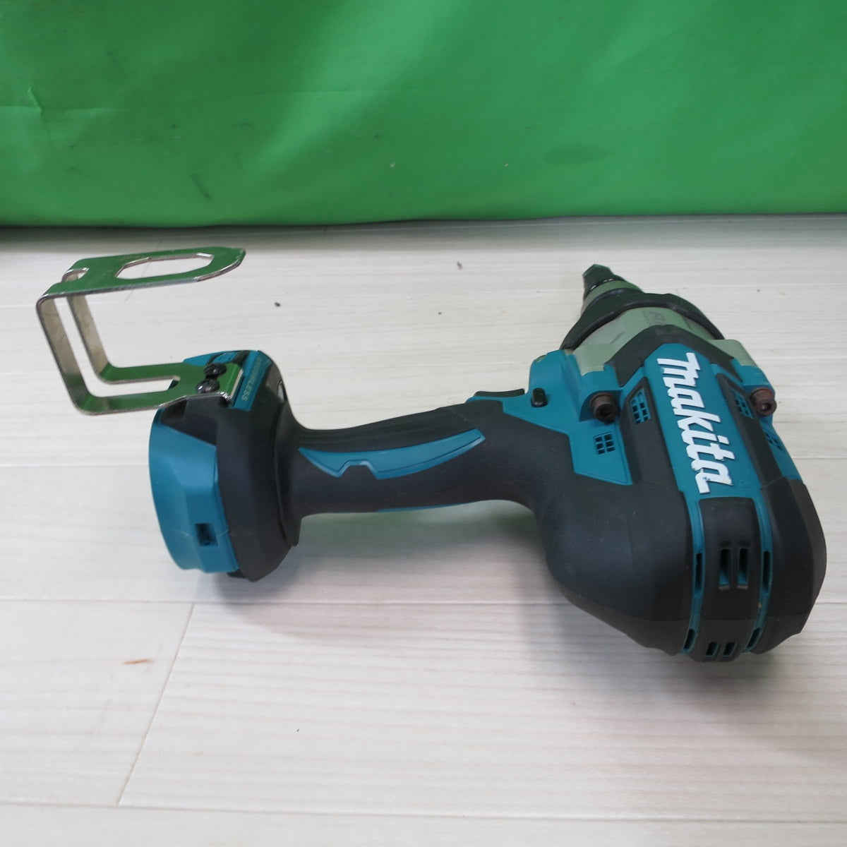 [送料無料] キレイ☆マキタ 充電式 インパクト レンチ 18V TW1001DZ 本体のみ 電動 工具☆