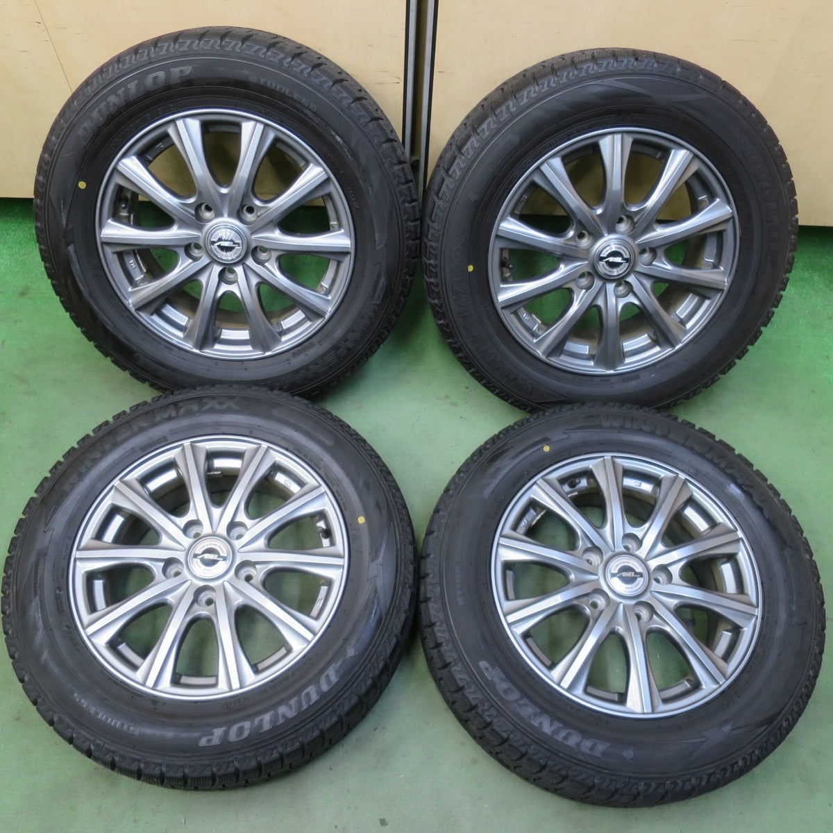 バリ溝！22年！9分◎スタッドレス 195/65R15 ダンロップ ウインターマックス WM02 AXEL アクセル 15インチ PCD114.3/5H◎6092905イス