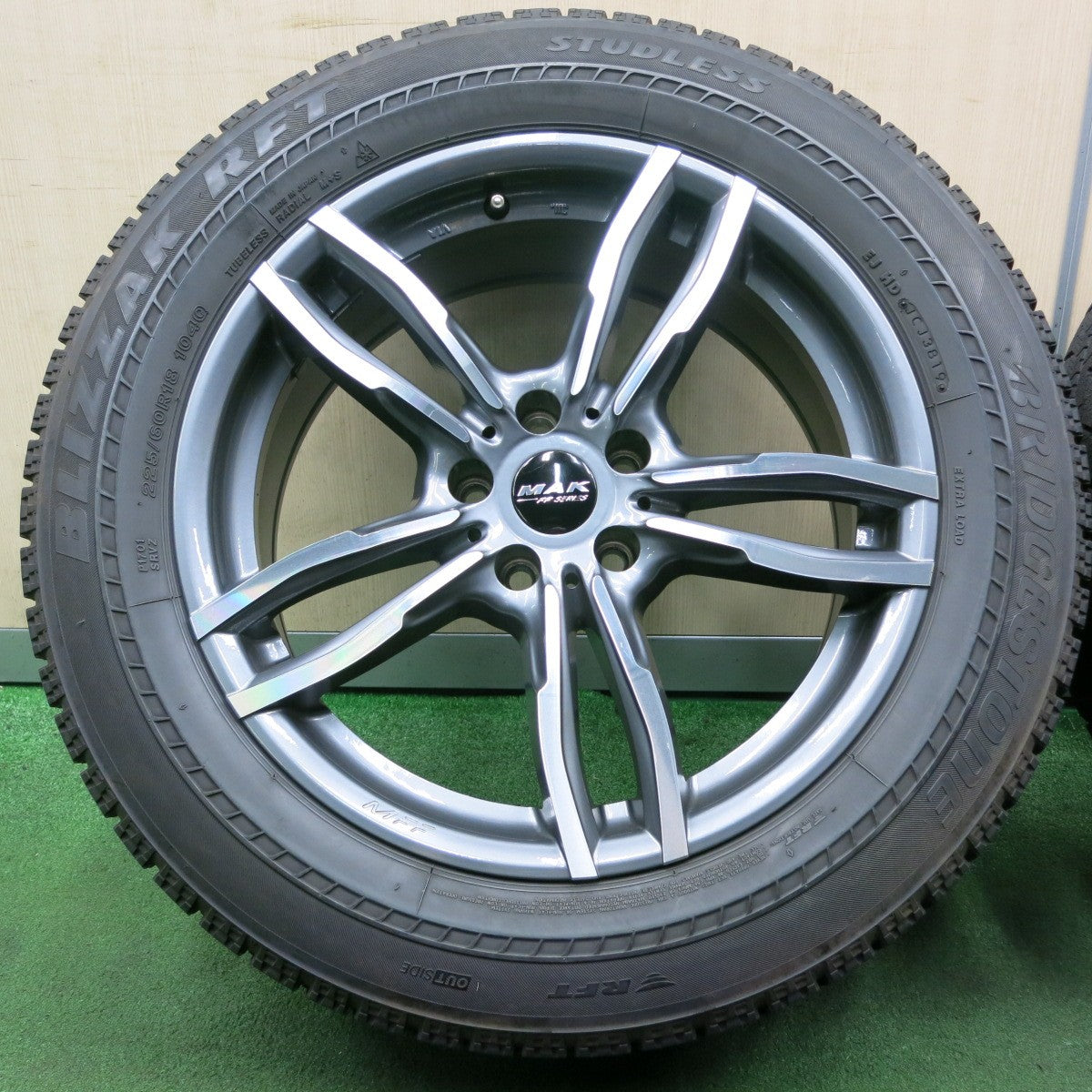 *送料無料* 4本価格★BMW 等 MAK FF SERIES 225/60R18 スタッドレス ブリヂストン ブリザック RFT 18インチ PCD112/5H★4042603NJス
