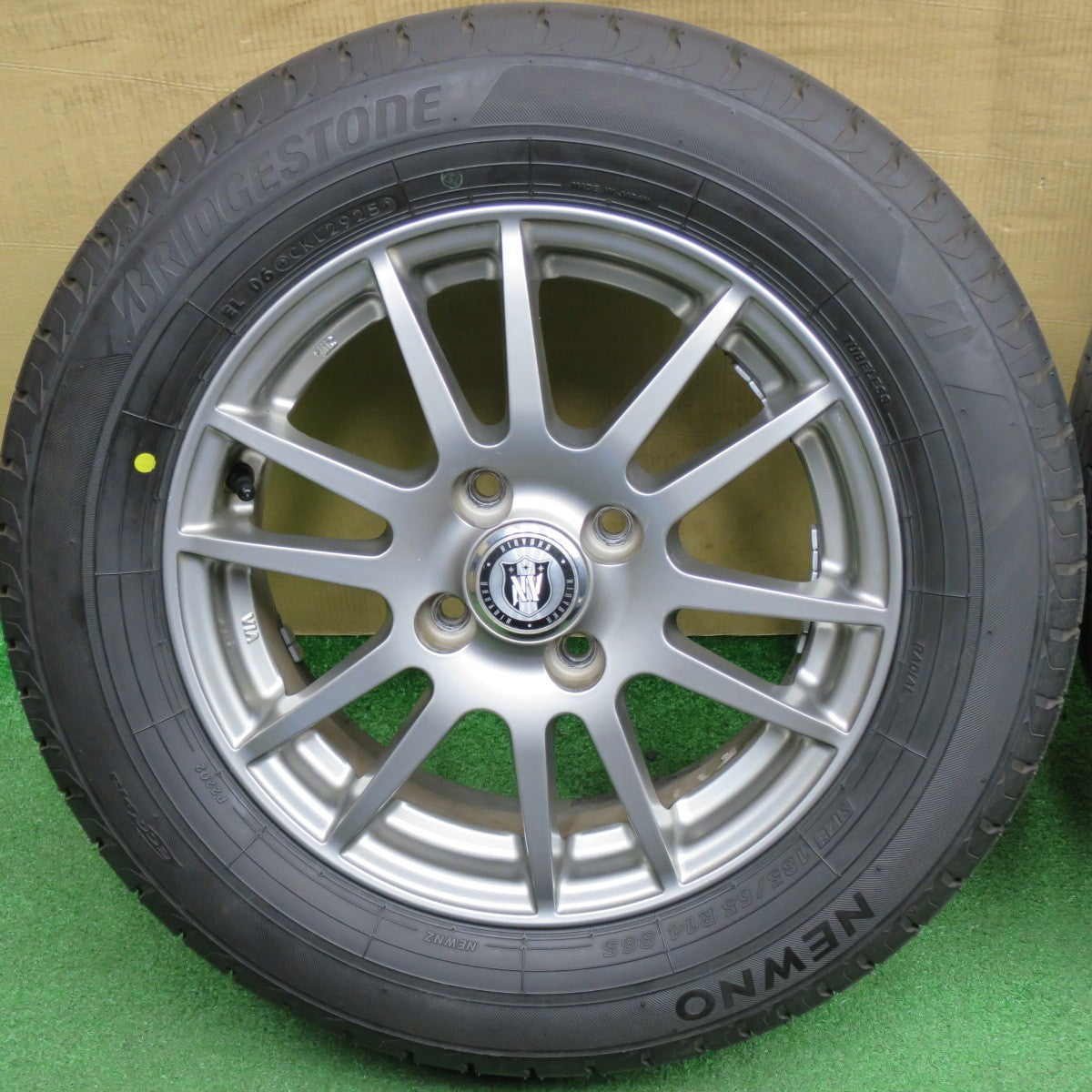 バリ溝！25年！キレイ！ほぼ10分★185/65R14 ブリヂストン NEWNO NIRVANA NV ニルバーナ ニルヴァーナ ニューノ 14インチ PCD100/4H★6031504NKノ