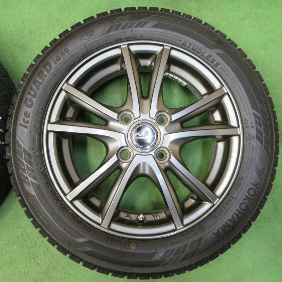 [送料無料] バリ溝！22年！ほぼ10分★スタッドレス 155/65R14 ヨコハマ アイスガード iG60 NIRVANA NV ニルバーナ 14インチ PCD100/4H★4111307イス