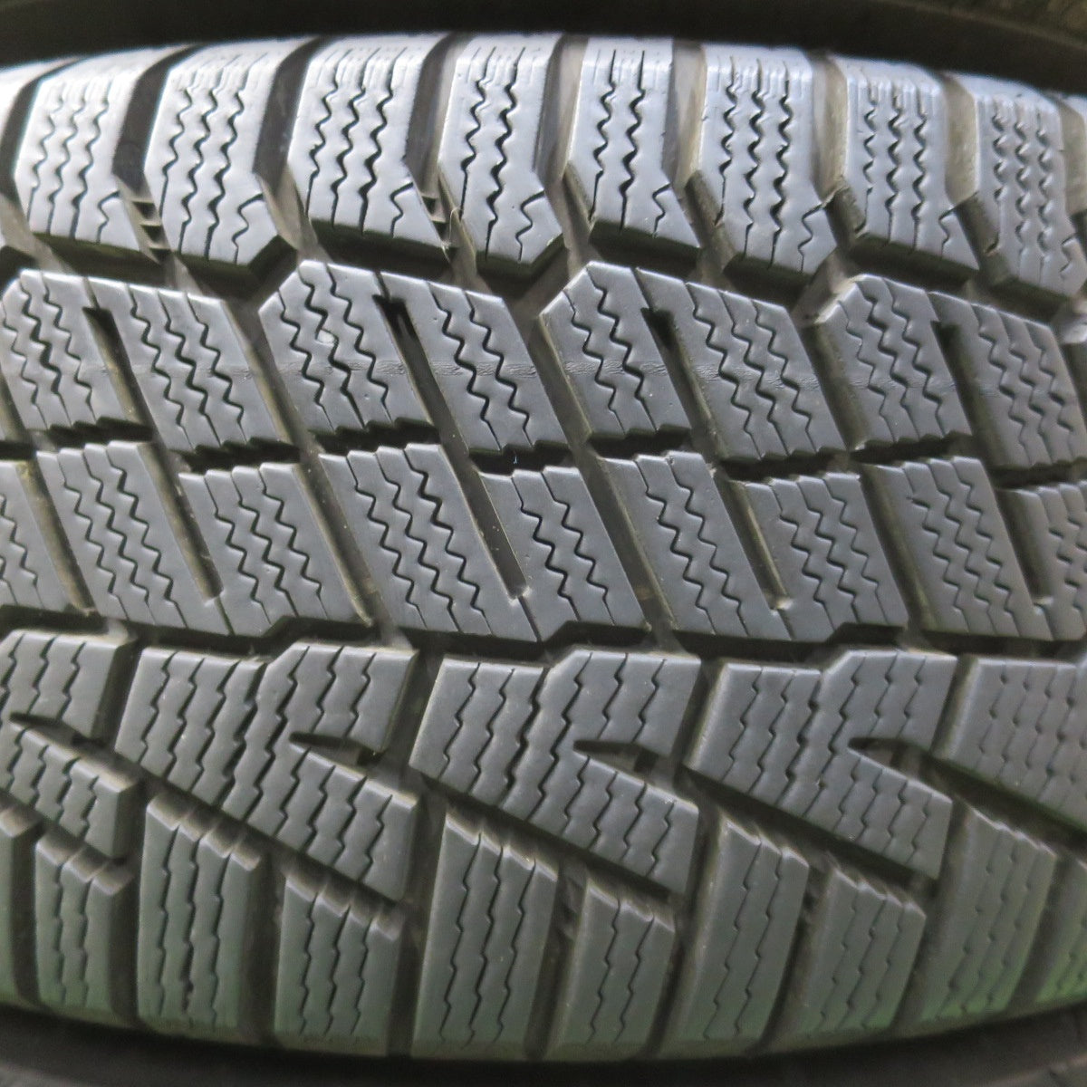 バリ溝！美品！8.5分★ワーゲン T-Cross 純正 BORBET 195/60R16 スタッドレス コンチネンタル ノースコンタクト NC6 16インチ ボルベット PCD100/5H★6011612イス