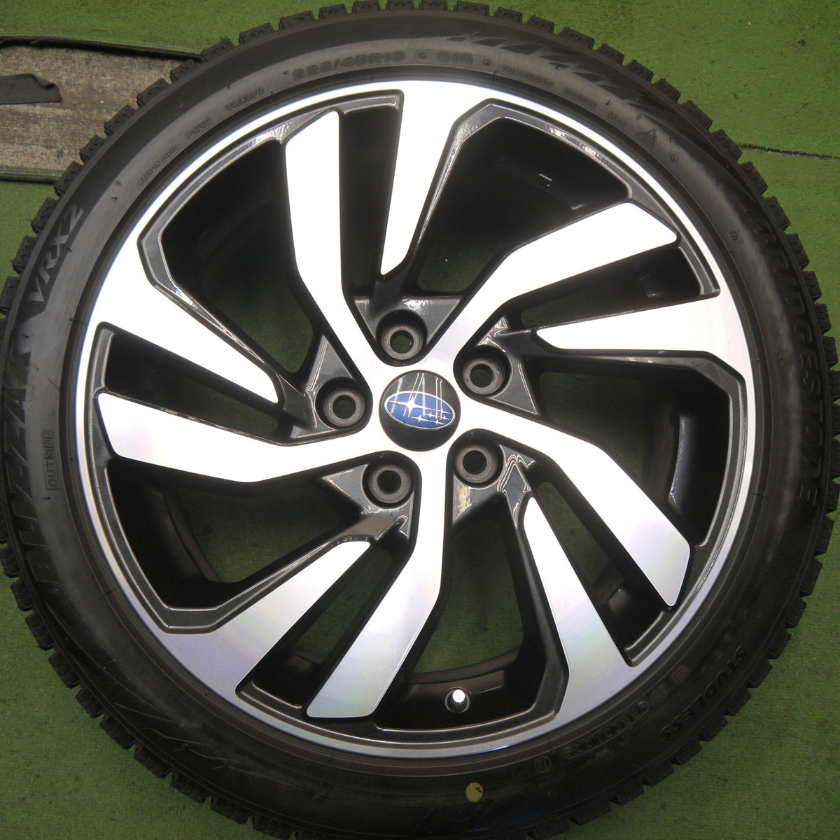 バリ溝！22年！キレイ！9.5分◎スバル VM レヴォーグ GT-S 純正 225/45R18 スタッドレス ブリヂストン ブリザック VRX2 18インチ PCD114.3/5H◎6080501Hス