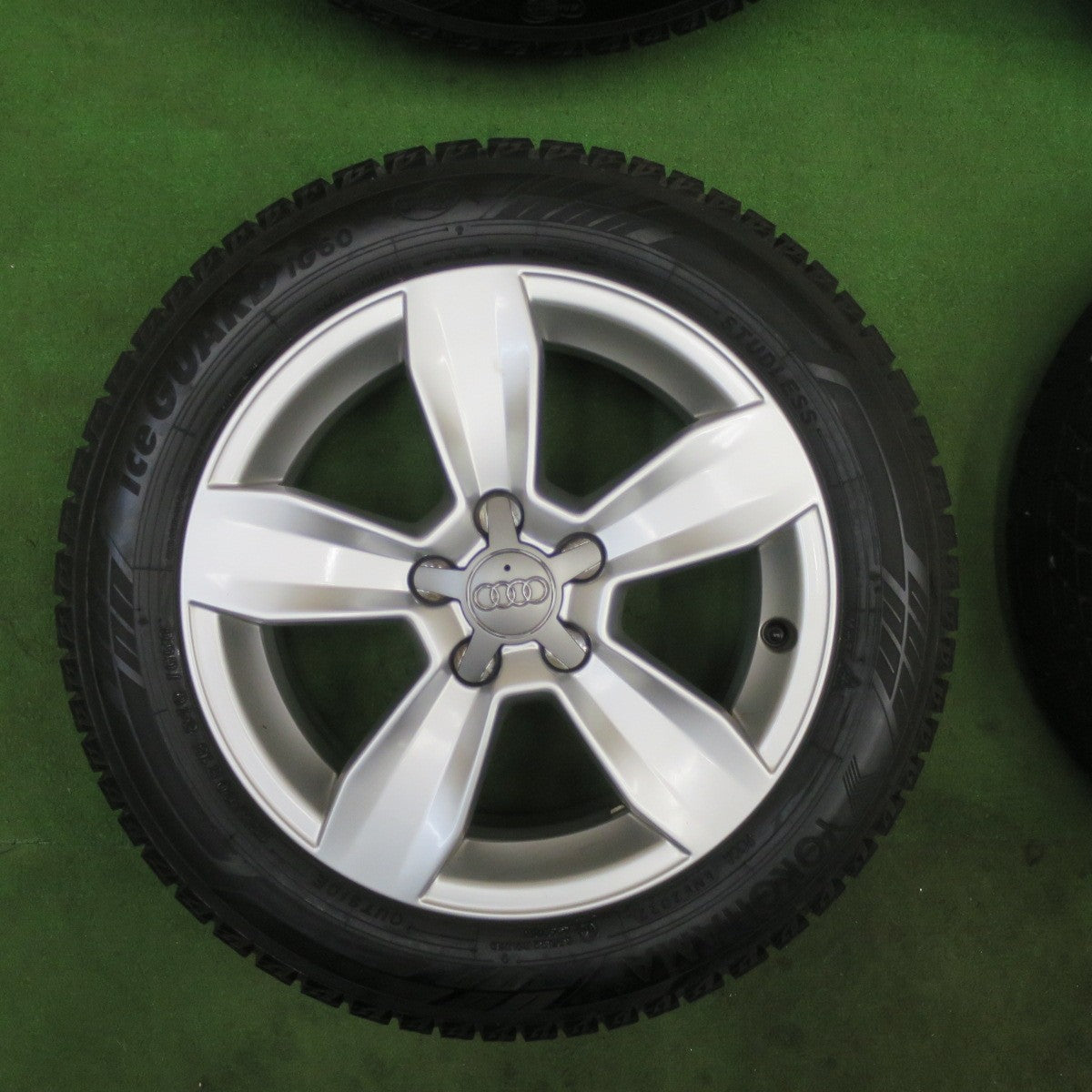 バリ溝！22年！キレイ！9.5分★アウディ A1 8X 純正 185/60R15 スタッドレス ヨコハマ アイスガード iG60 15インチ PCD100/5H★6022002TTス