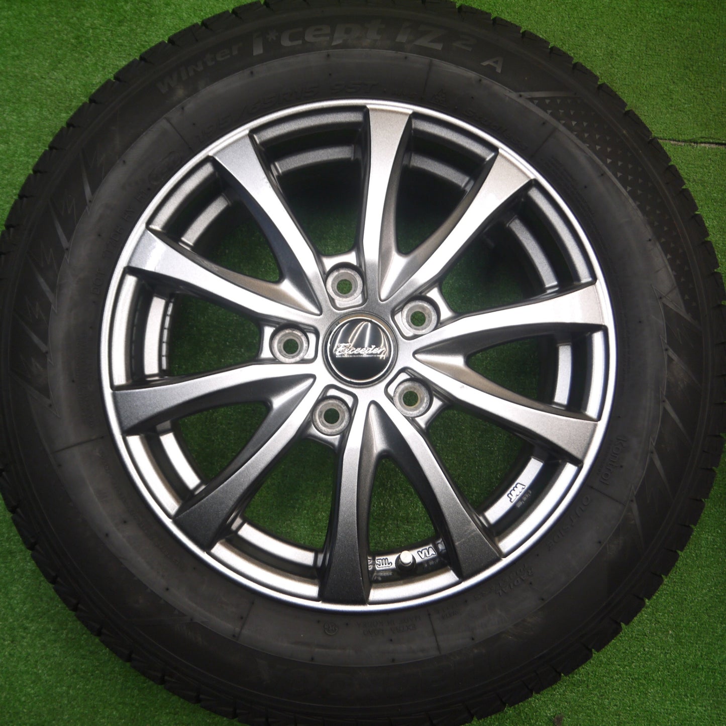 [送料無料] バリ溝！22年！キレイ！ほぼ10分★スタッドレス 195/65R15 ハンコック ウインター アイセプト IZ2A Exceeder エクシーダー 15インチ PCD114.3/5H★4102909Hス