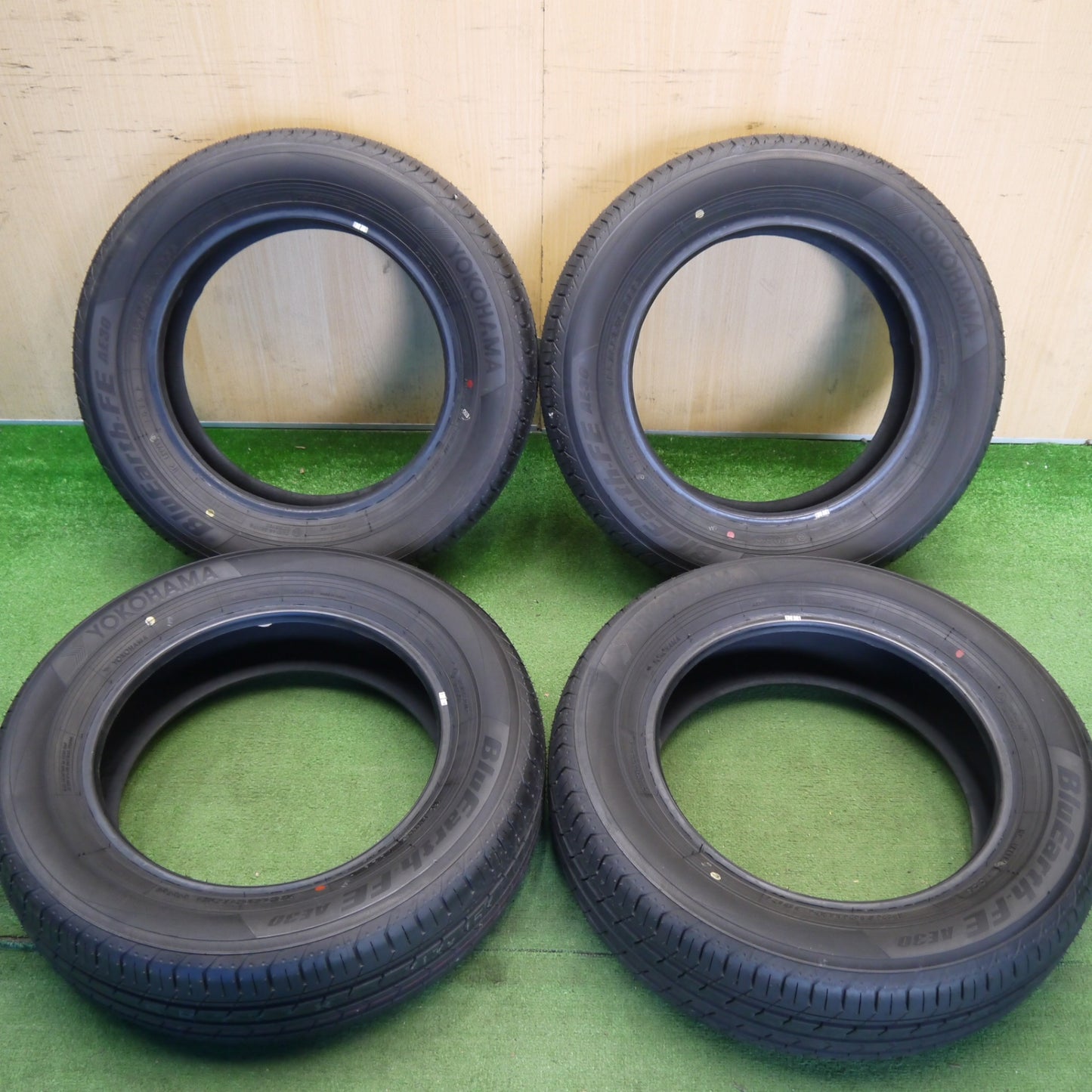 新車外し！26年★185/65R15 ヨコハマ BluEarth-FE AE30 ブルーアース タイヤ 15インチ アクア シエンタ フリード ノート デミオ 等★6041704Hノタ
