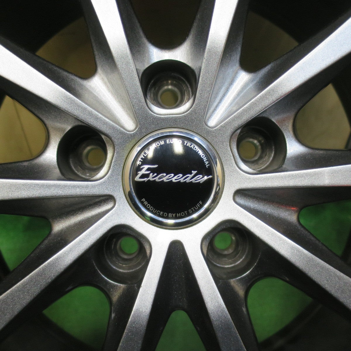 [送料無料] バリ溝！21年！キレイ！9.5分★スタッドレス 225/65R17 ダンロップ ウインターマックス SJ8 Exceeder エクシーダー 17インチ PCD114.3/5H★5011305イス