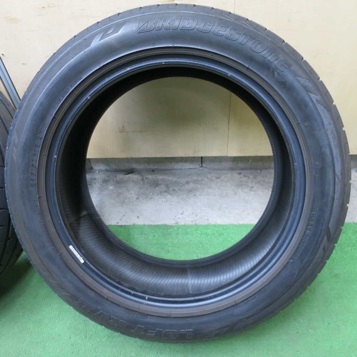 2本価格！22年★235/50R18 ブリヂストン LUFT RVⅡ タイヤ 18インチ RV2 アルファード ヴェルファイア 等★6032102NGノタ