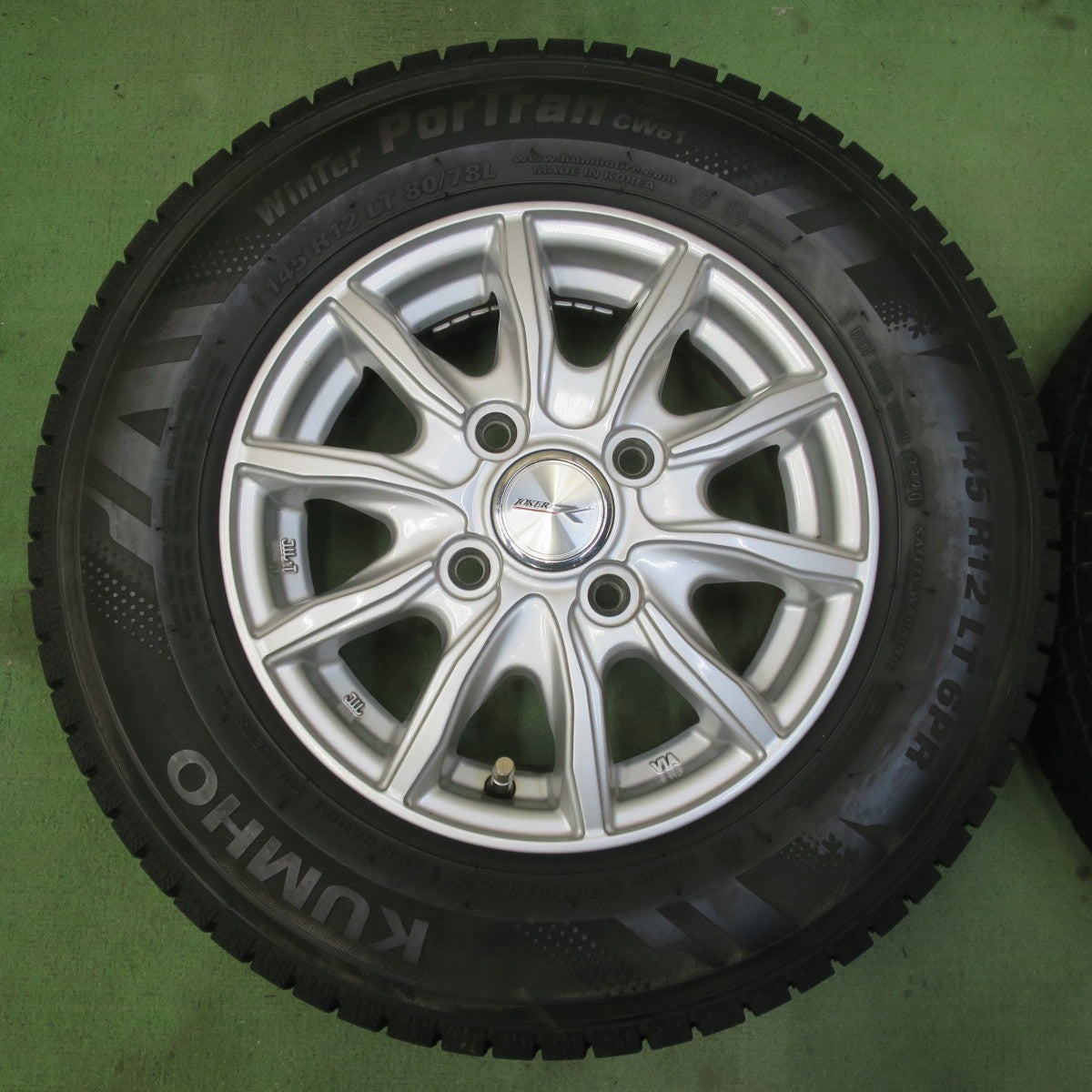 バリ溝！キレイ！9.5分◎スタッドレス 145R12 80/78L クムホ ウインター PorTran CE61 VAN JOKER ジョーカー 12インチ PCD100/4H◎6091101イス