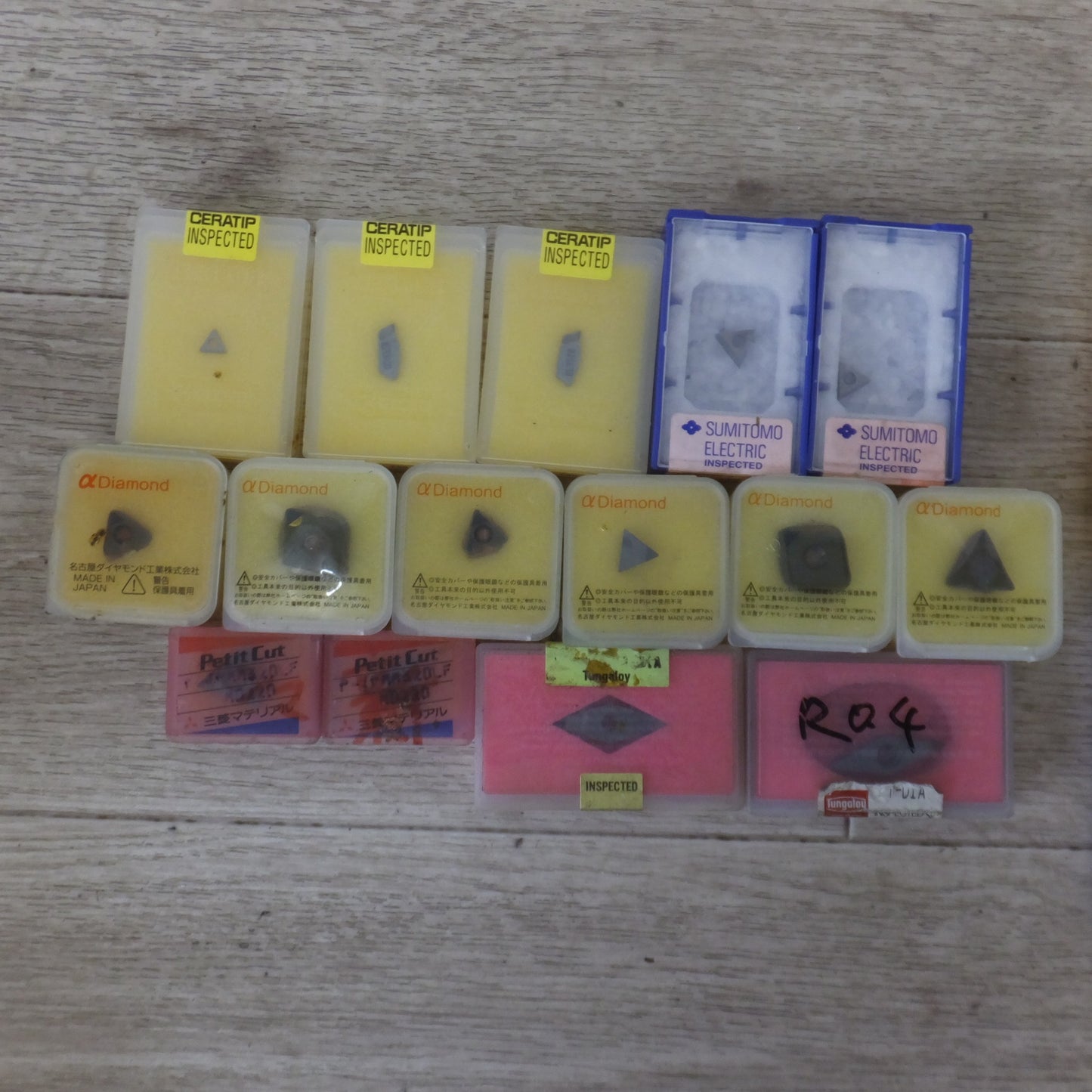 ★三菱 京セラ CERACHIP SUMITOMO Diamond Tungaloy DIAEDGE など　旋盤チップ 各種 29箱 セット★ [送料無料]