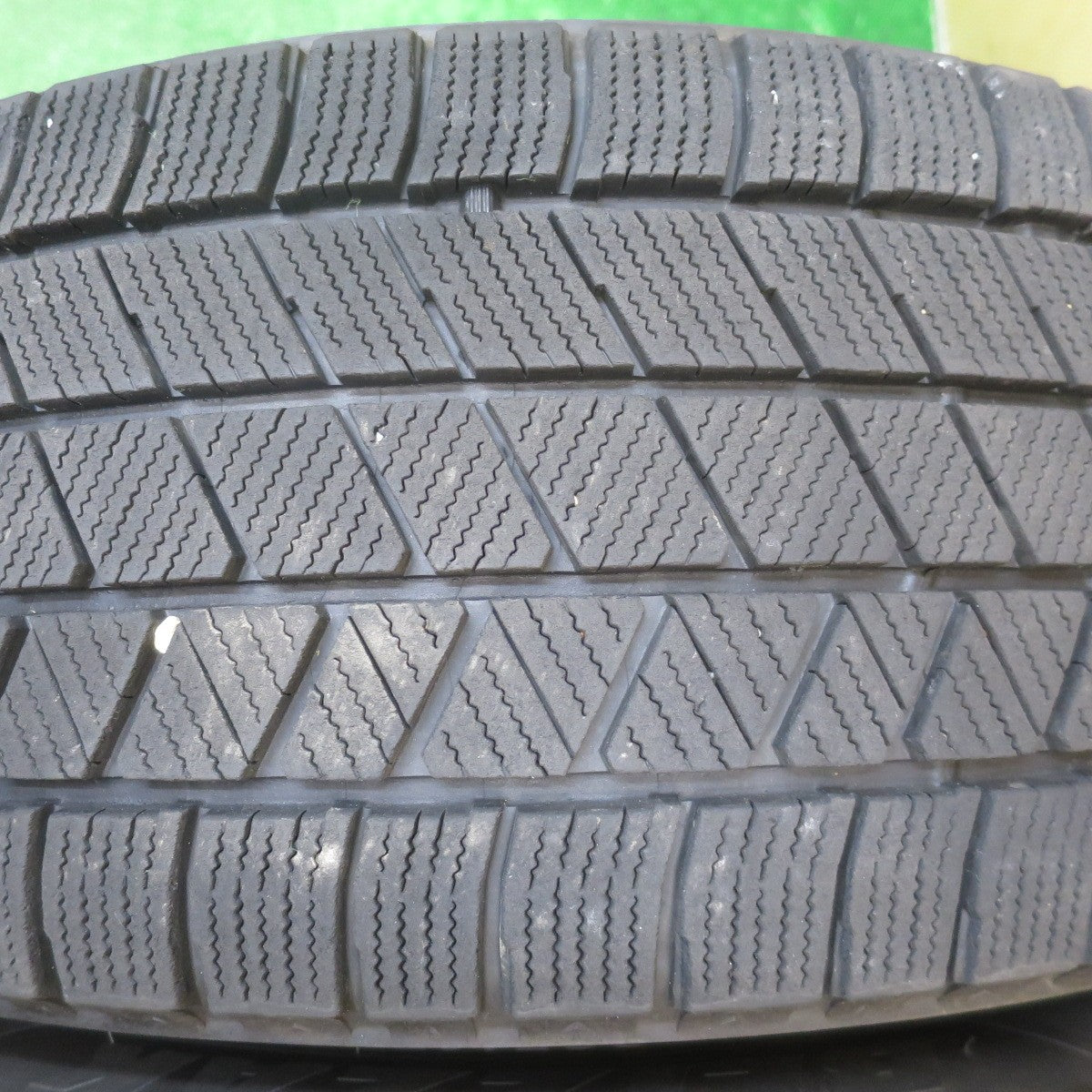 バリ溝！21年！9分★ボルボ V90 XC90 等 EUROTECH GAYA SOLI 225/45R18 スタッドレス ブリヂストン ブリザック VRX3 ユーロテック ガヤ ソリ PCD108/5H★5111201NJス