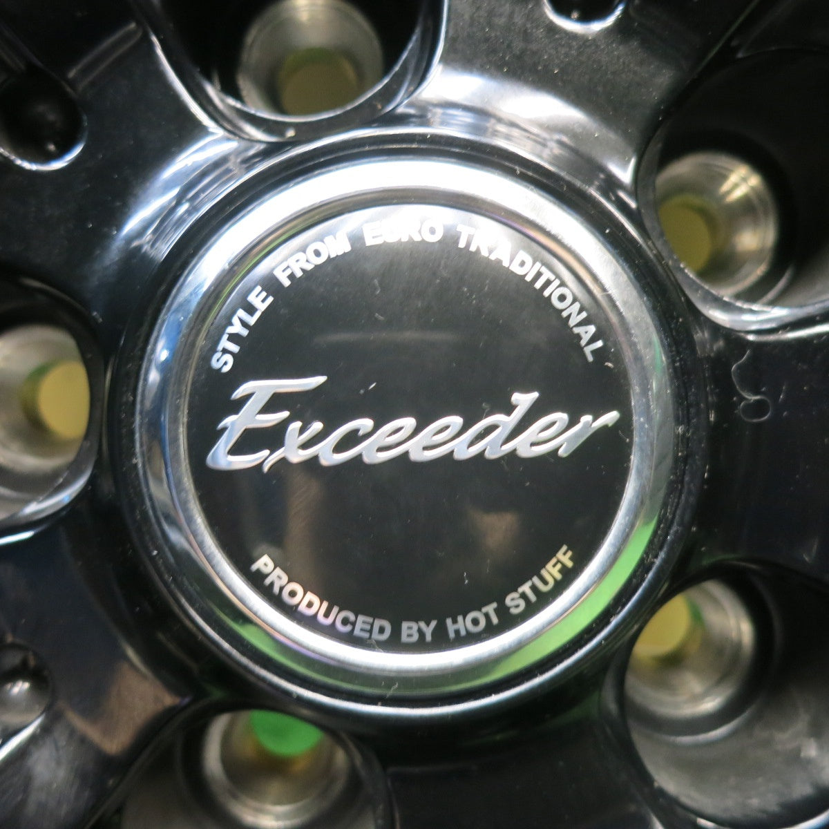 バリ溝！25年！キレイ！9.5分以上◎スタッドレス 215/50R17 ヨコハマ アイスガード iG70 Exceeder エクシーダー 17インチ PCD114.3/5H◎6092408HAス