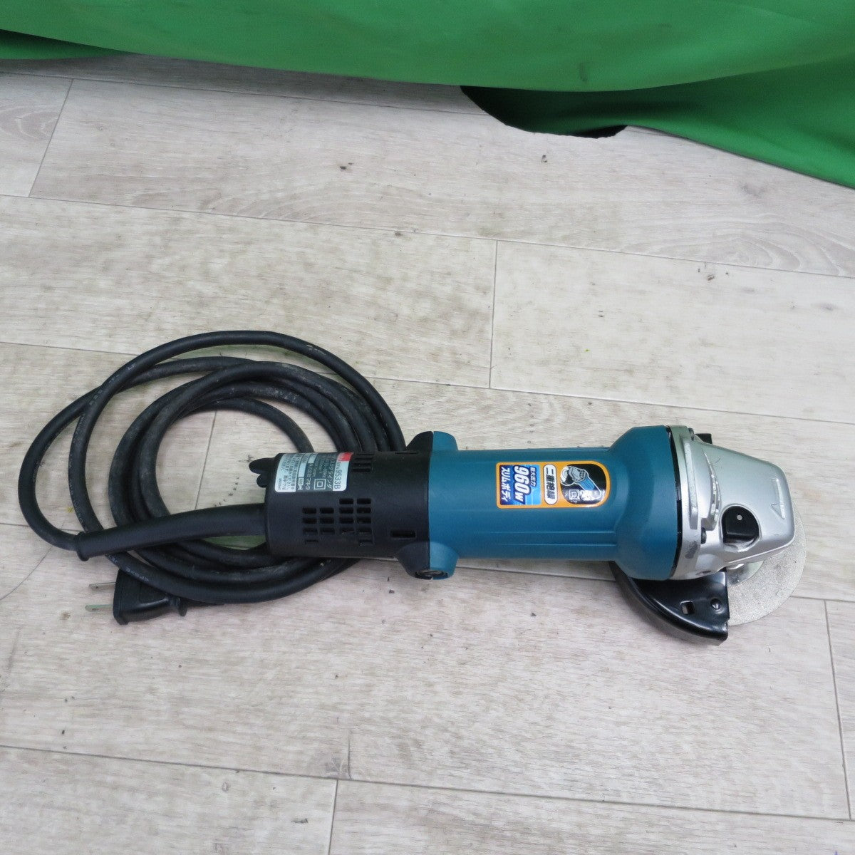 [送料無料] キレイ☆マキタ 100mm ディスクグラインダー 9533B 電動 工具 100V 研摩 研磨 機 makita①☆