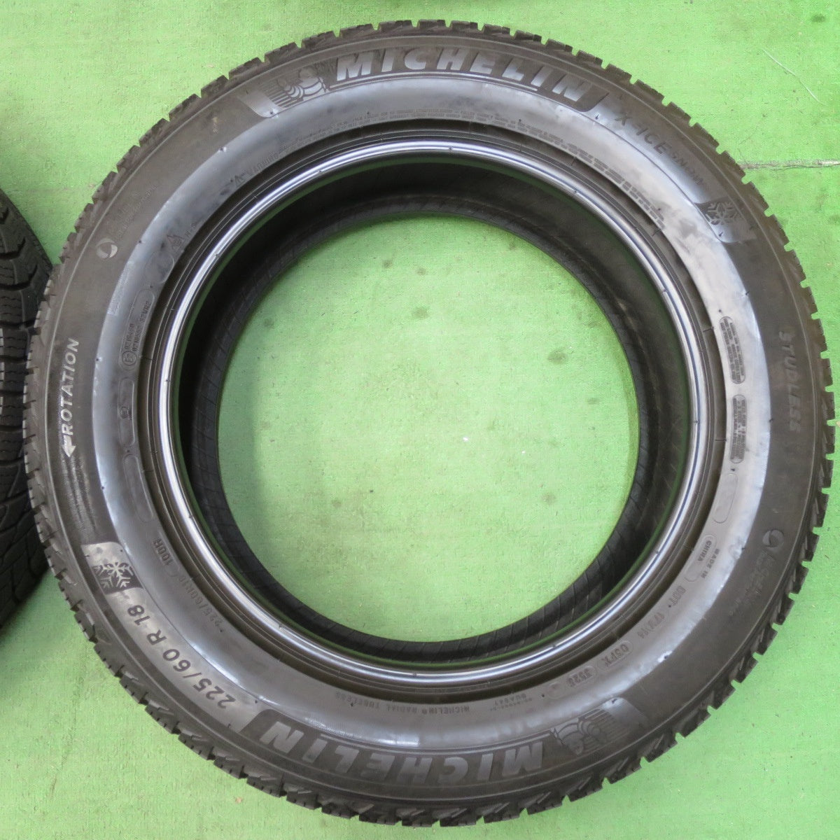 [送料無料] ほぼ未使用！23年★スタッドレス 225/60R18 ミシュラン X-ICE SNOW タイヤ 18インチ レクサス NX RAV4 ハリアー 等★5031404イスタ