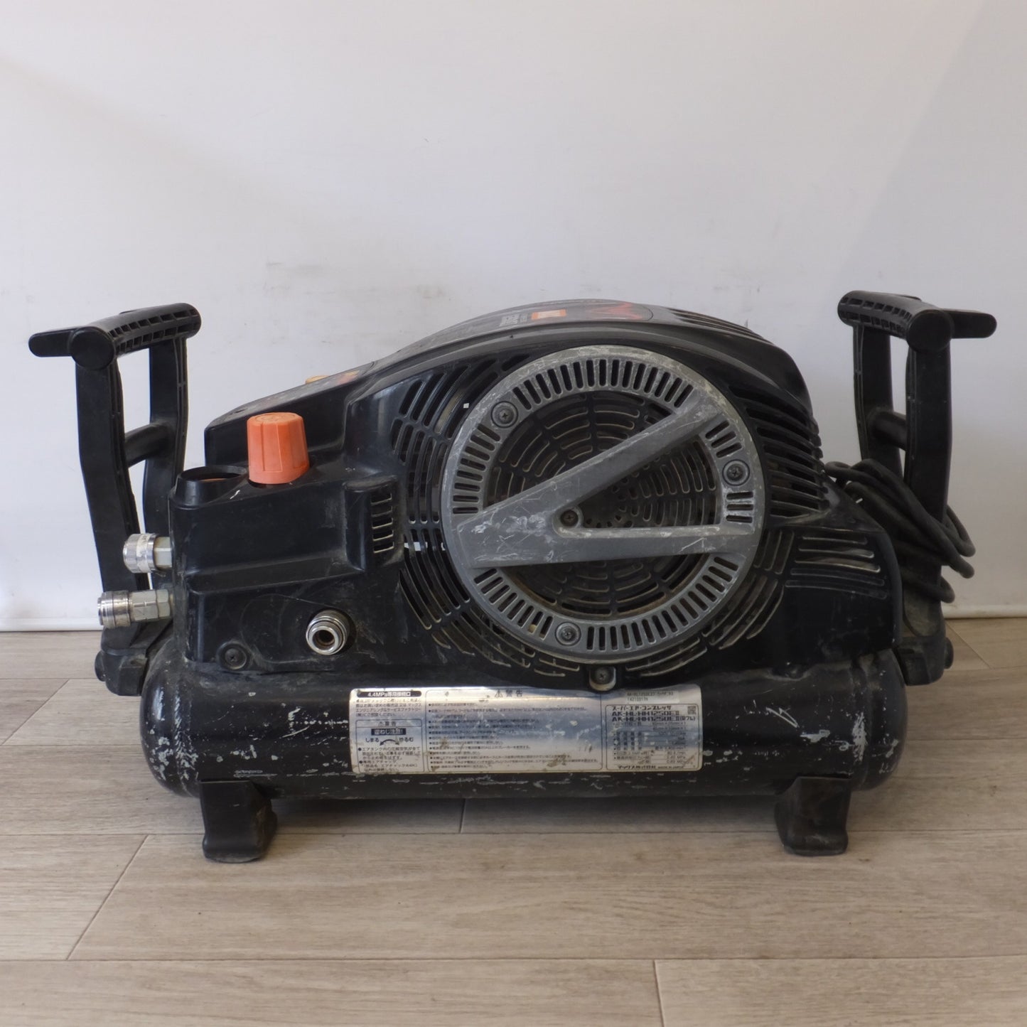 [送料無料] 現状品★マックス MAX スーパーエア・コンプレッサ AK-HL1250E2 ブラックオニキス　100V 50/60Hz 15A 1,450W★