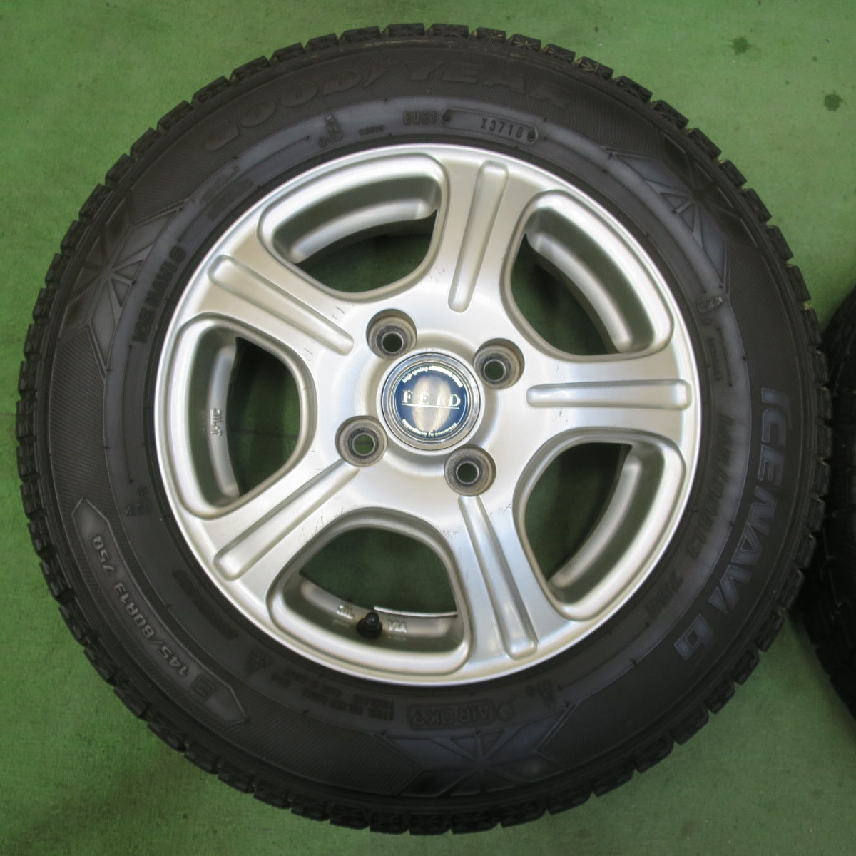 バリ溝！9.5分★スタッドレス 145/80R13 グッドイヤー アイスナビ6 FEID フェイド 13インチ PCD100/4H★5122403イス