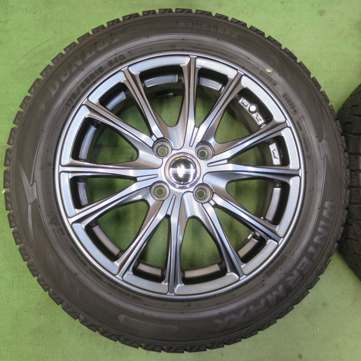 バリ溝！22年！キレイ！9.5分★スタッドレス 175/65R15 ダンロップ ウインターマックス WM02 WAREN ヴァーレン 15インチ PCD100/4H★6022816イス