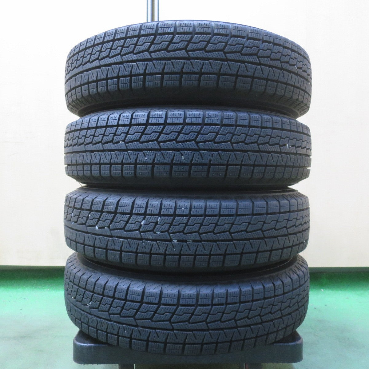 バリ溝！25年！キレイ！ほぼ10分◎スタッドレス 145/80R13 ヨコハマ アイスガード iG70 GRASS グラス 13インチ PCD100/4H◎6100805イス