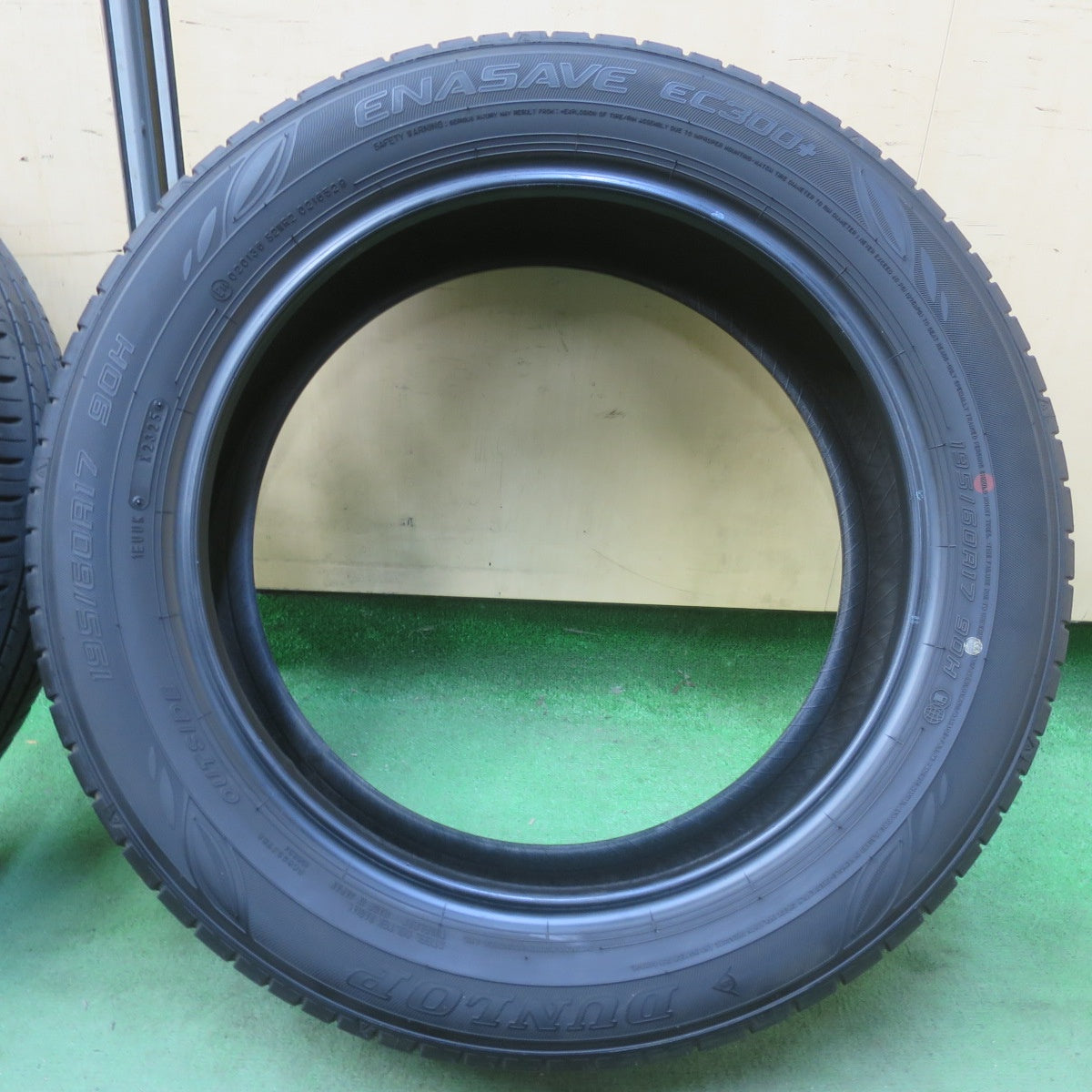 バリ溝！25年！ほぼ10分★195/60R17 ダンロップ エナセーブ EC300+ タイヤ 17インチ ライズ ロッキー 等★6022103イノタ