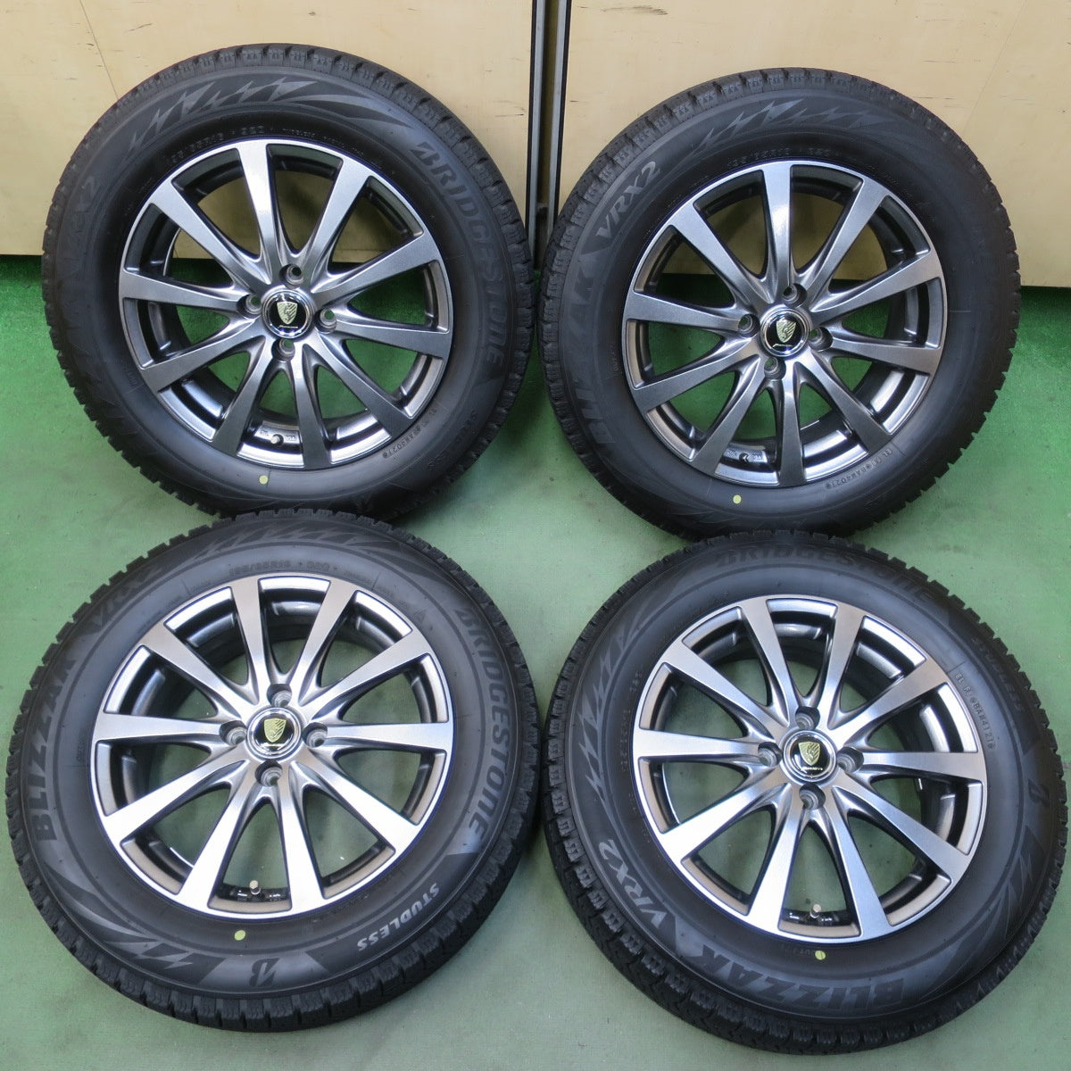 バリ溝！キレイ！9分◎スタッドレス 195/65R16 ブリヂストン ブリザック VRX2 MANARAY SPORT マナレイ スポーツ 16インチ PCD100/4H◎6101605イス