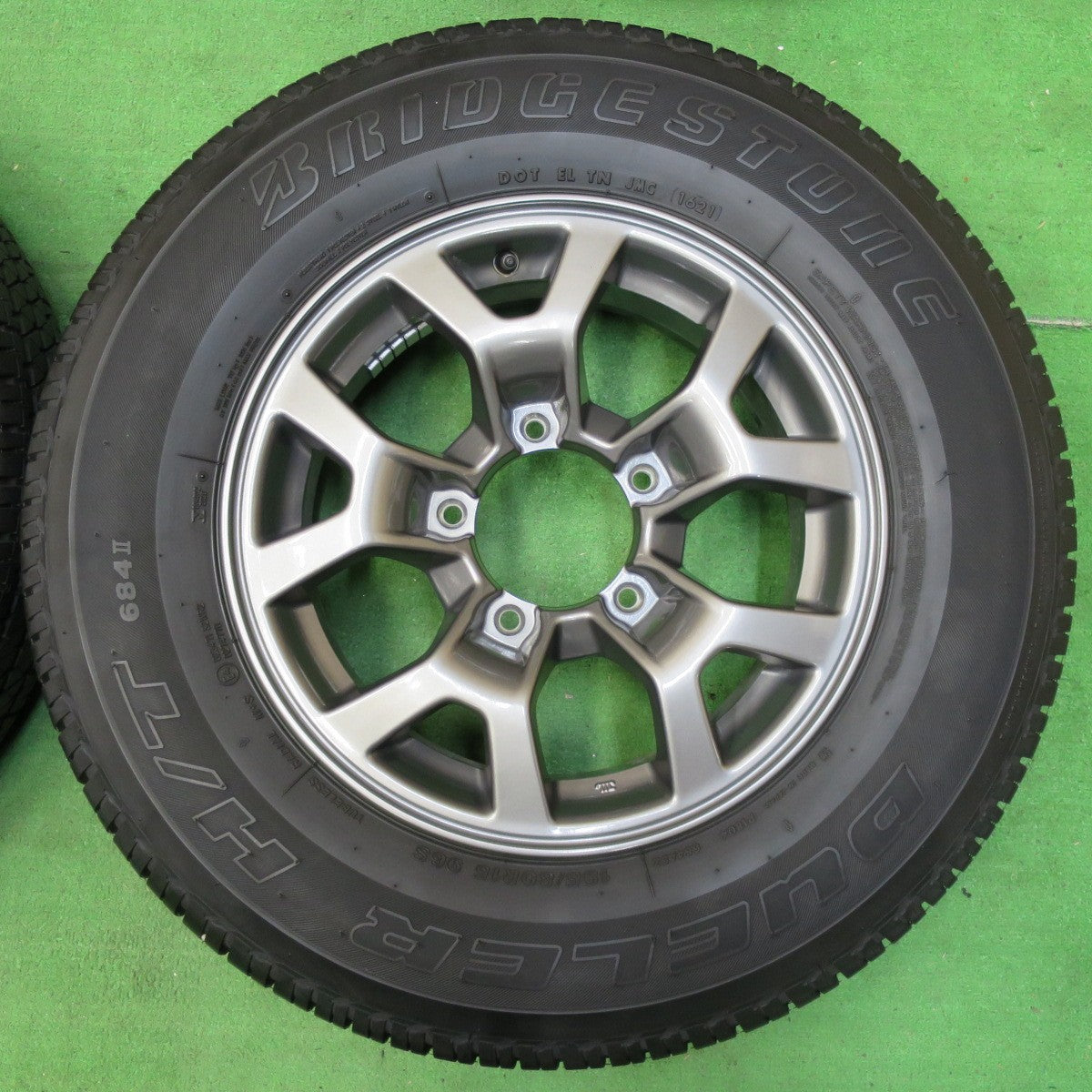 *送料無料* バリ溝！21年！キレイ！9.5分★スズキ JB74 ジムニーシエラ 純正 195/80R15 ブリヂストン デューラー H/T 684Ⅱ 15インチ PCD139.7/5H★4062107イノ