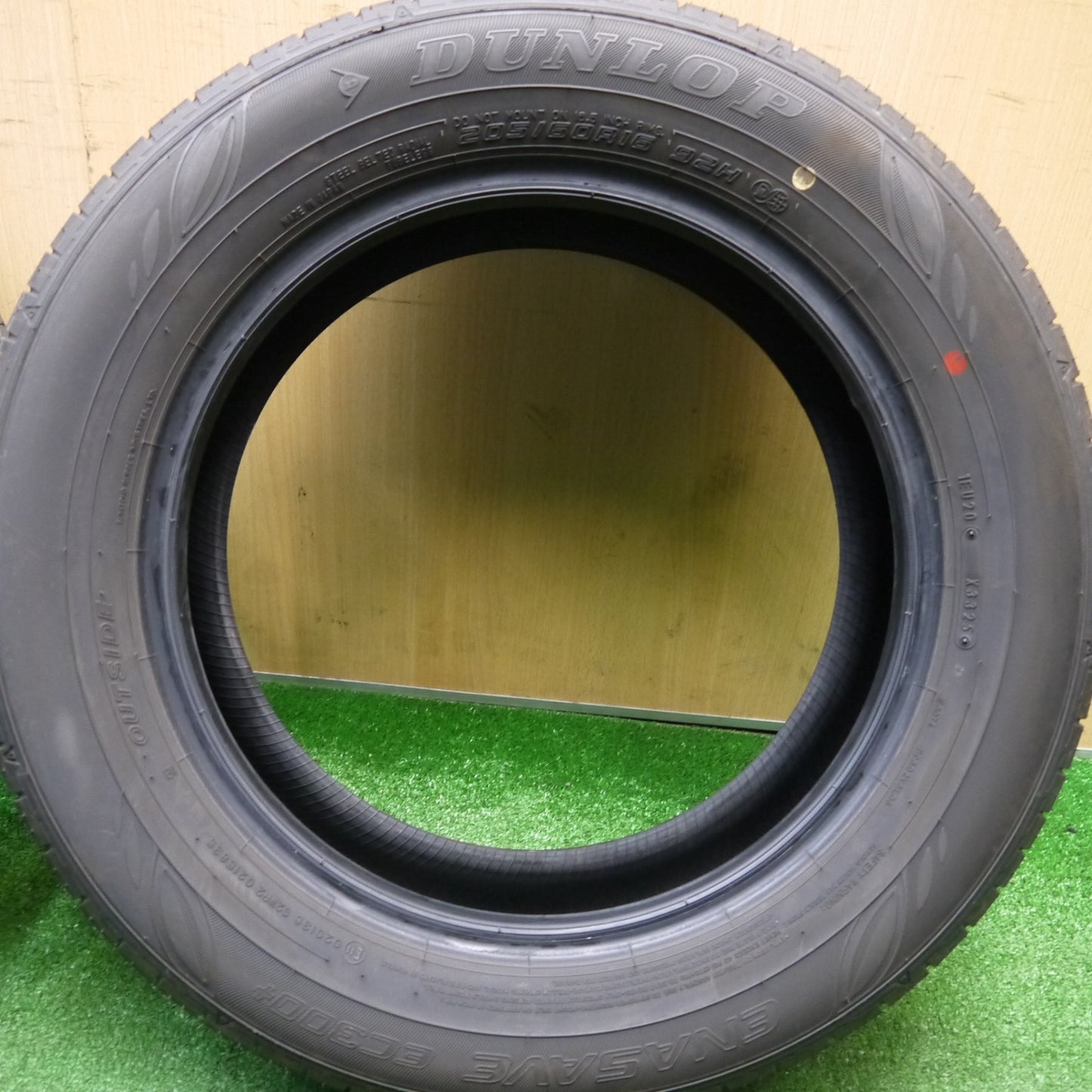 新車外し！25年★205/60R16 ダンロップ エナセーブ EC300+ タイヤ 16インチ ノア ヴォクシー ステップワゴン 等★5121204Hノタ