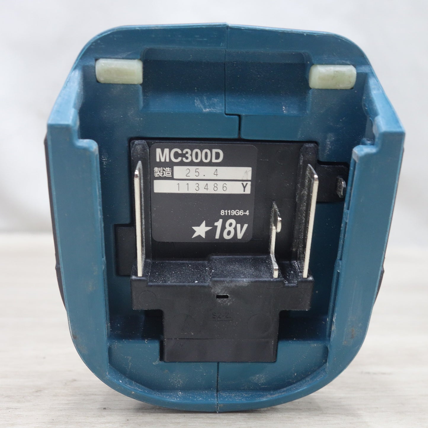 [送料無料] キレイ◆マキタ 76mm 充電式 コンパクトカッタ MC300D 18V  本体のみ 切断 電動 工具◆