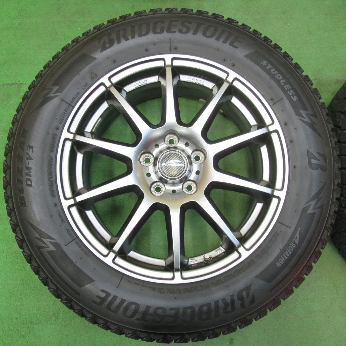 キレイ★スタッドレス 225/65R17 ブリヂストン ブリザック DM-V3 SCHNEIDER シュナイダー 17インチ PCD114.3/5H★5010804イス