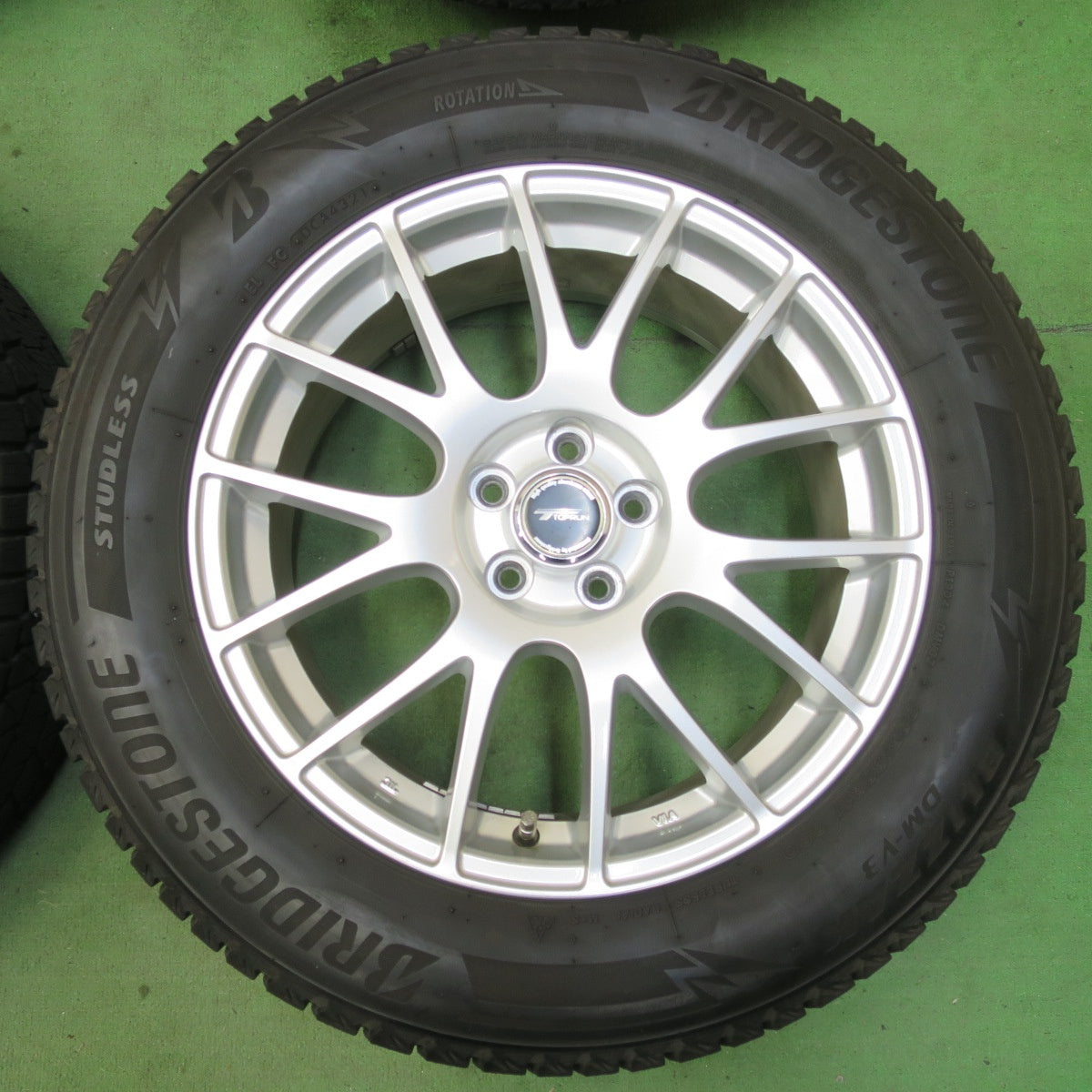キレイ！21年★XV 等 225/60R17 スタッドレス ブリヂストン ブリザック DM-V3 TOPRUN トップラン 17インチ PCD100/5H★5050506イス