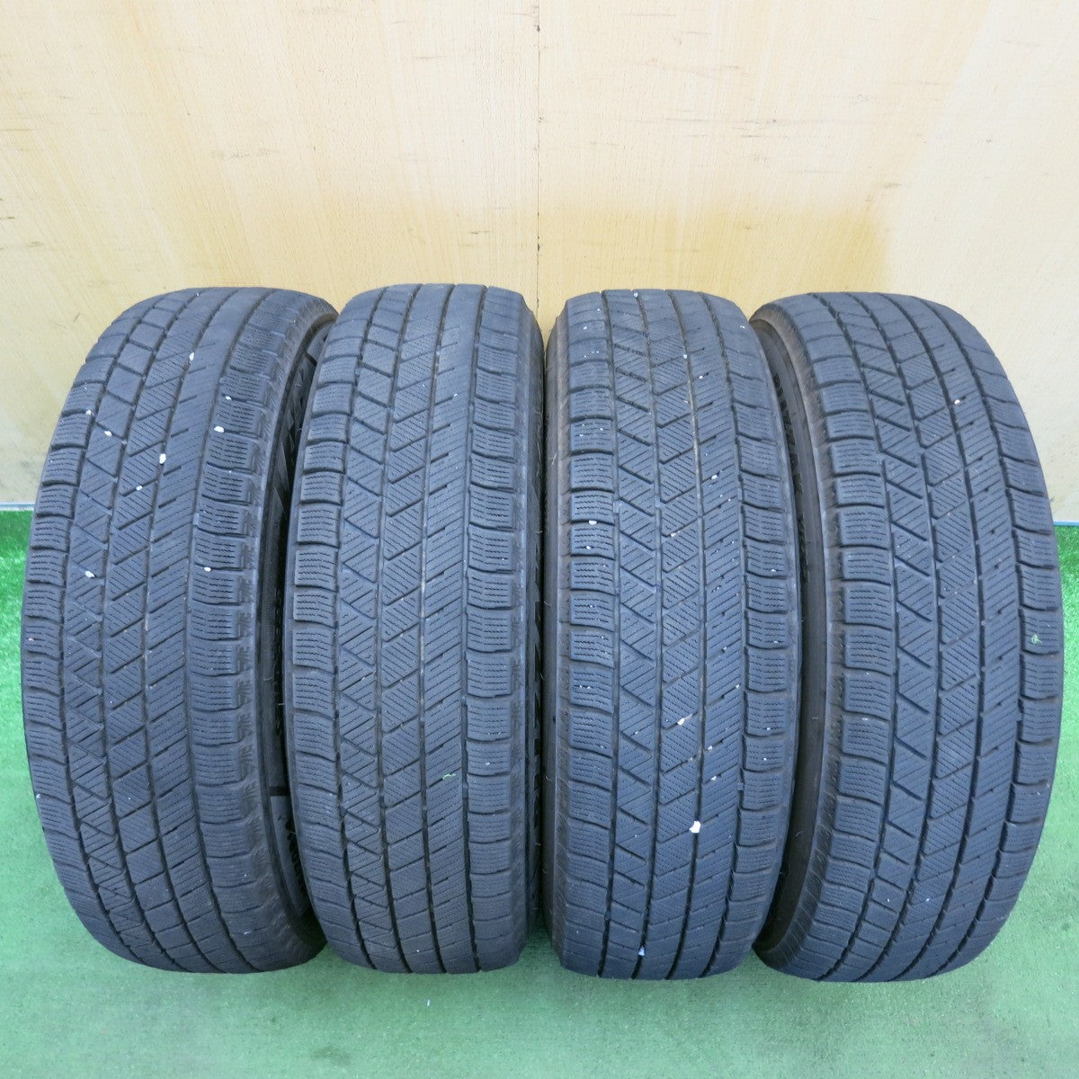 4本価格！22年◎トヨタ 130系 ヴィッツ 純正 スチール 165/70R14 スタッドレス ブリヂストン ブリザック VRX3 14インチ PCD100/4H◎6081409HAス