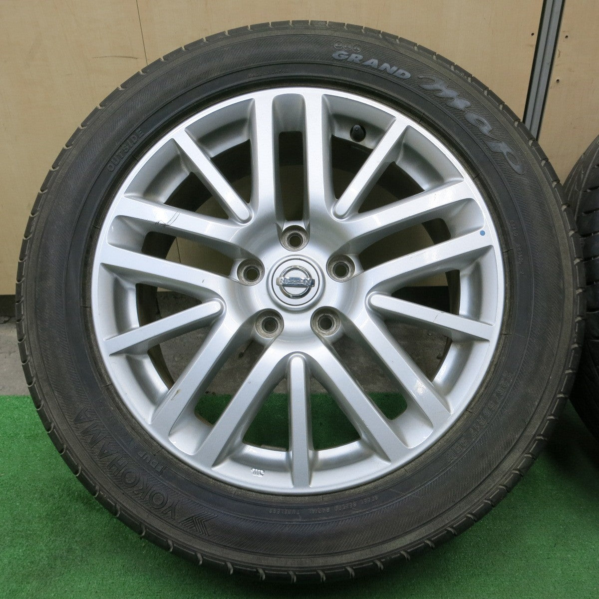 225/55R17 日産 Y50 フーガ 純正 ホイール タイヤ 4本 17インチ 225/55R17 日産 Y50 フーガ 純正 ホイール タイヤ 4本 17インチ
