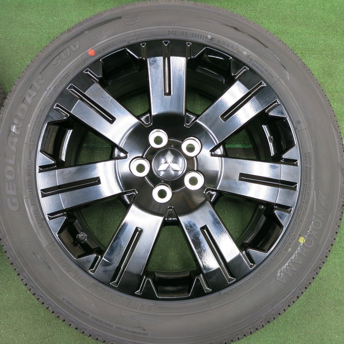 *送料無料* 新車外し！24年★三菱 デリカ D:5 シャモニー 純正 225/55R18 ヨコハマ ジオランダー SUV G055 G055E PCD114.3/5H★4032409HAノ