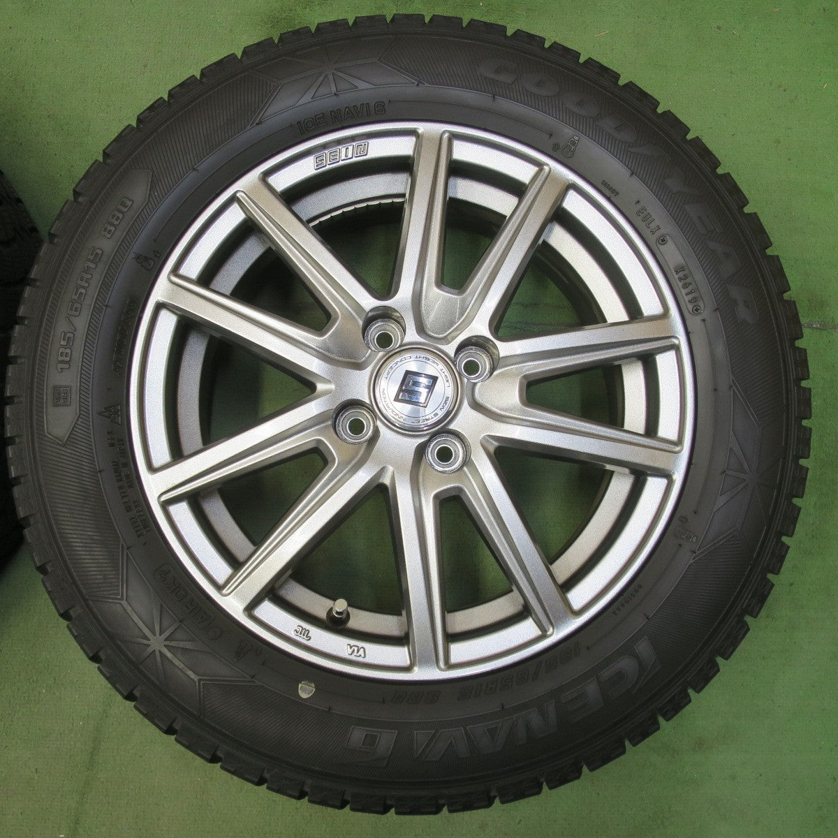 キレイ★スタッドレス 185/65R15 グッドイヤー アイスナビ6 SEIN SS ザイン 15インチ PCD100/4H★6042004イス
