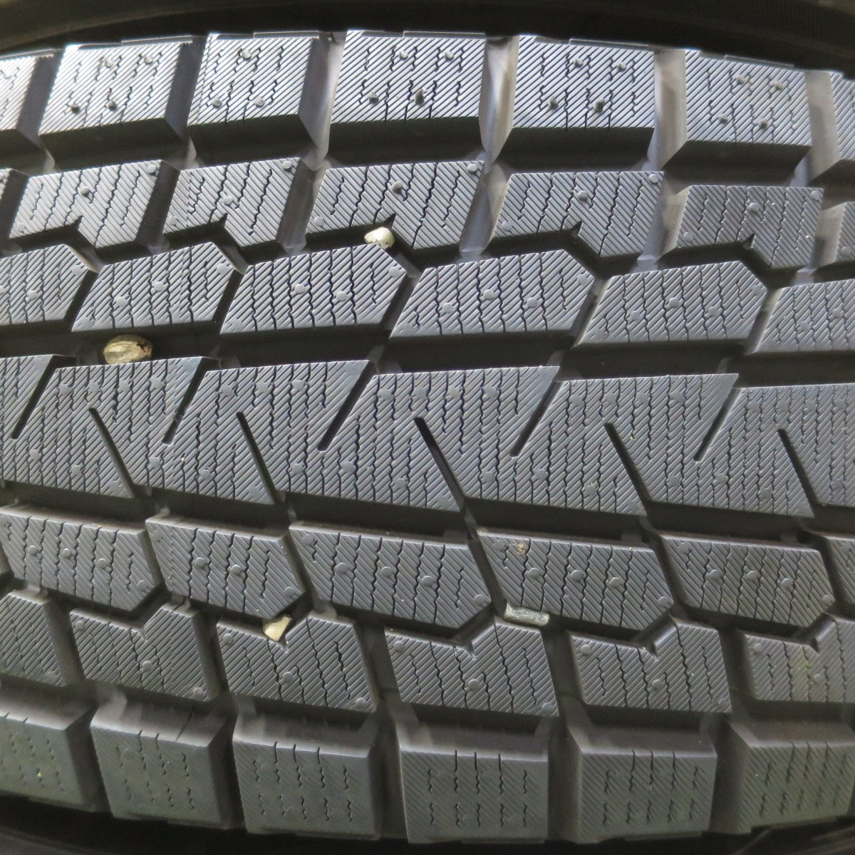 バリ溝！25年！ほぼ10分◎スタッドレス 215/70R16 ヨコハマ アイスガード G075 Exceeder エクシーダー 16インチ PCD114.3/5H◎6082909イス