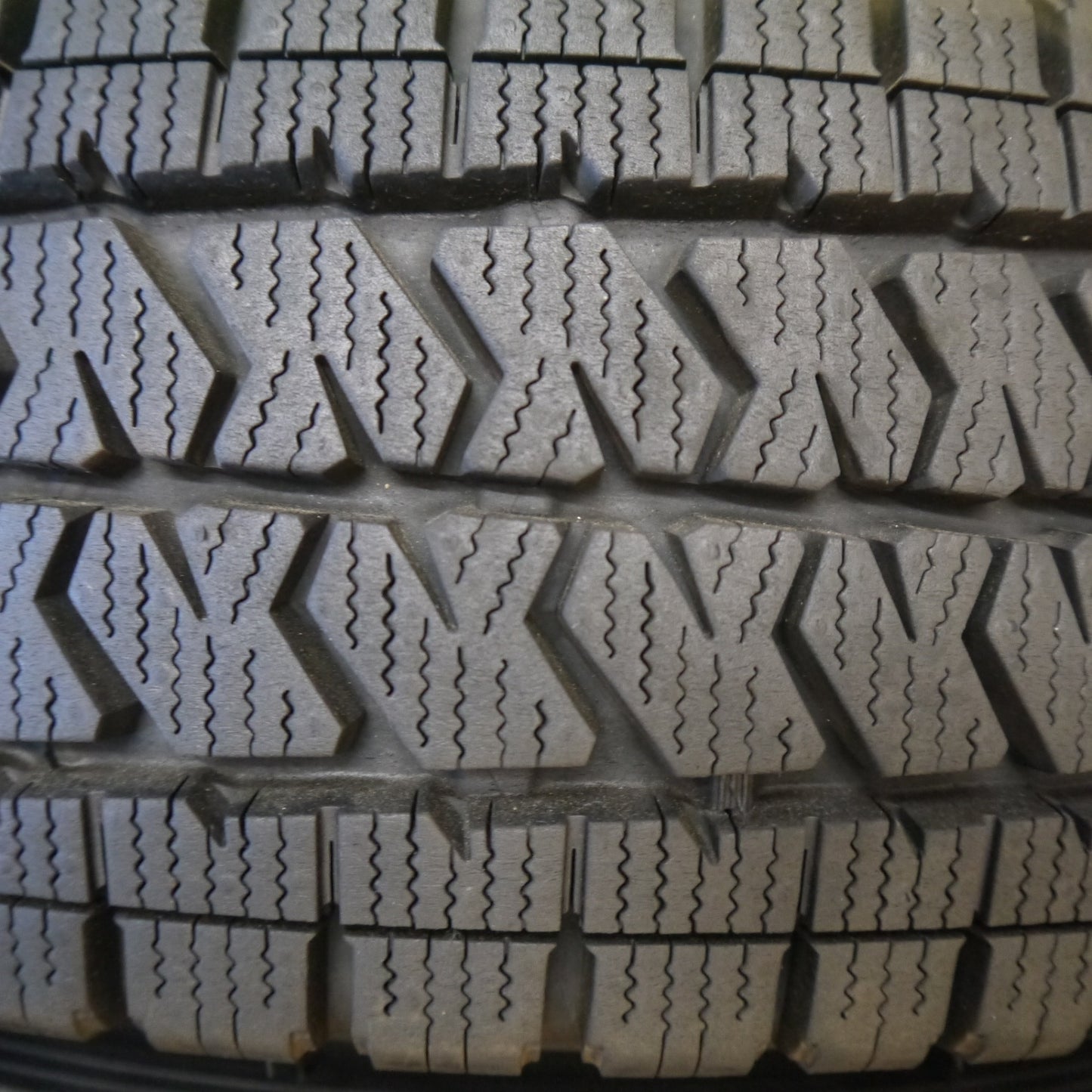 バリ溝！24年！キレイ！9.5分以上★トヨタ タウンエース 等 純正 スチール 165/80R14 97/95N スタッドレス ブリヂストン ブリザック VL10A 14インチ PCD114.3/5H★6042705Hス
