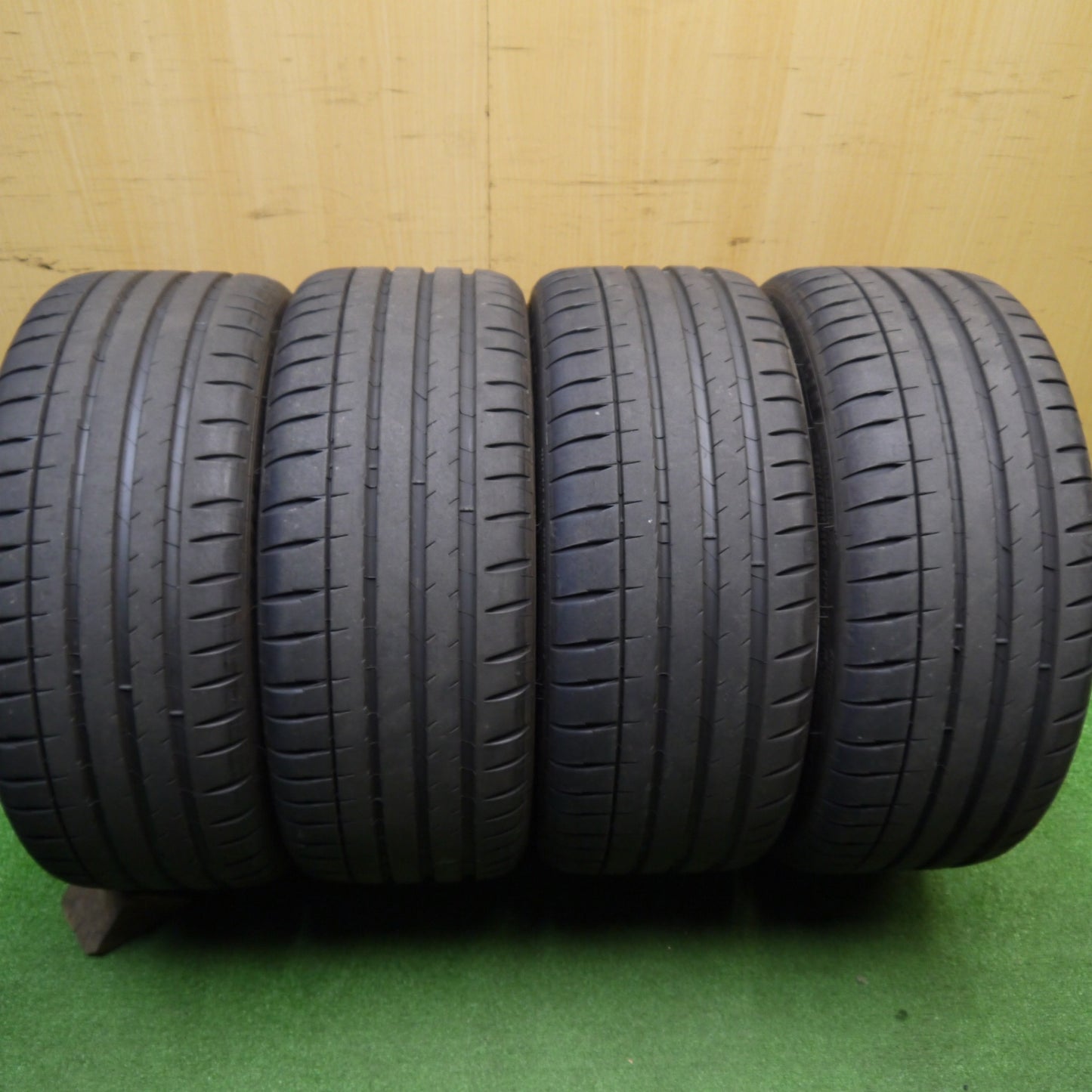 バリ溝！25年！9分★225/40R18 ミシュラン パイロットスポーツ4 S タイヤ 18インチ GR ヤリス カローラスポーツ GR86 BRZ インプレッサ 等★5112512Hノタ