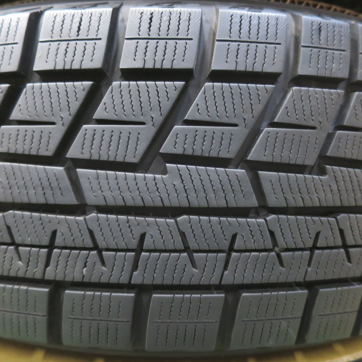 バリ溝！22年！9.5分★O・Z Gemini 195/65R16 スタッドレス ヨコハマ アイスガード iG60 OZ ジェミニ 16インチ PCD114.3/5H★5122702イス