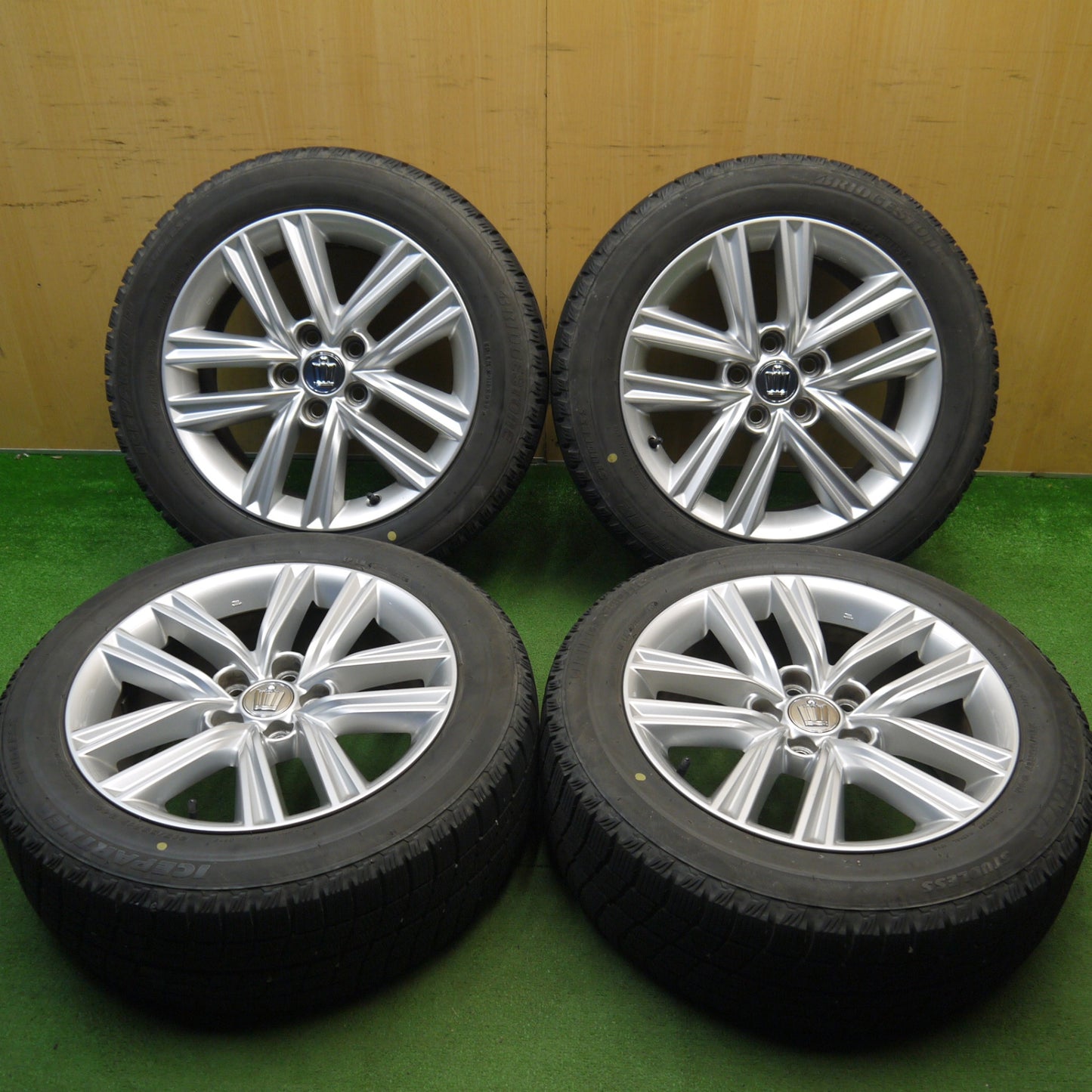 バリ溝！キレイ！8.5分★トヨタ 210系 クラウン アスリート 純正 215/55R17 スタッドレス ブリヂストン アイスパートナー 17インチ PCD114.3/5H★6040105Hス