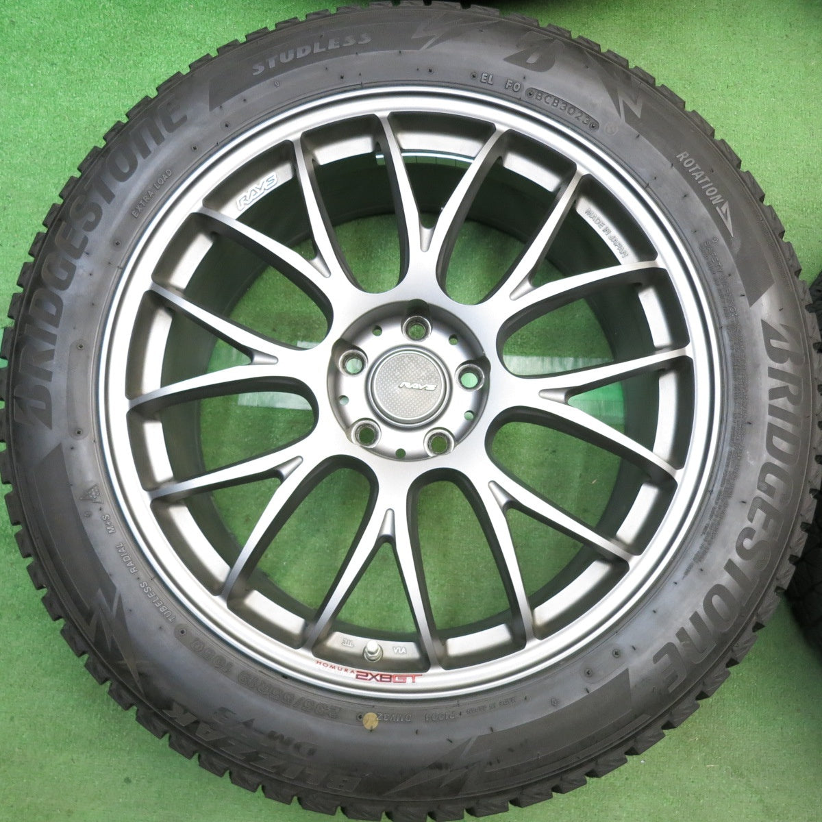 バリ溝！23年！キレイ！9.5分以上◎RAYS HOMURA 2X8 GT 235/55R19 スタッドレス ブリヂストン ブリザック DM-V3 レイズ ホムラ 19インチ PCD114.3/5H◎6092711HAス