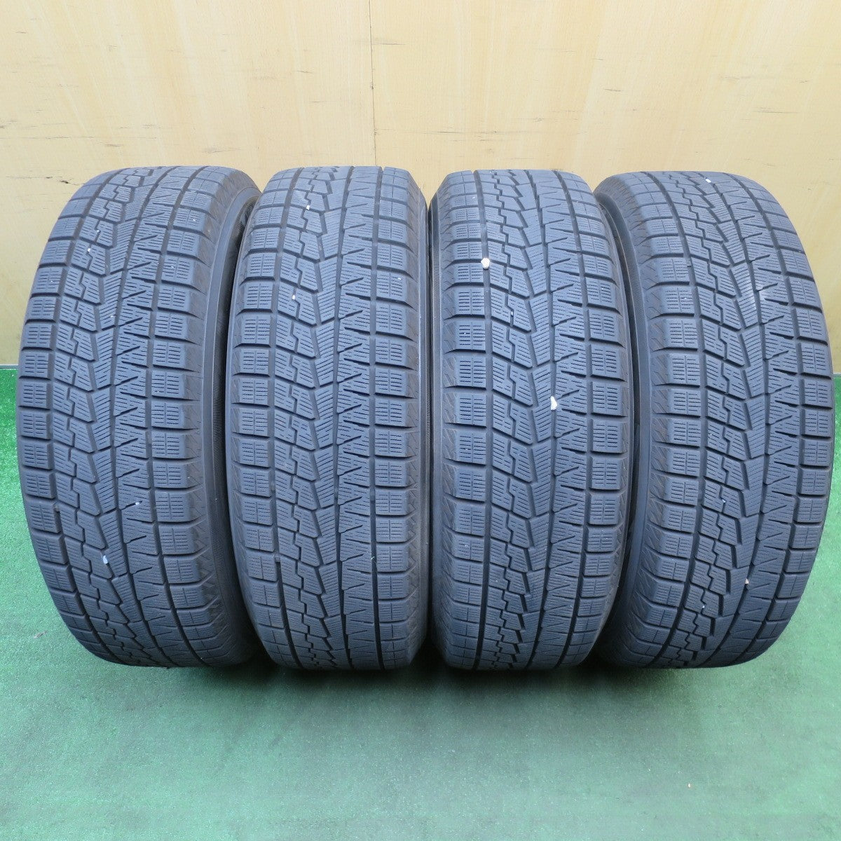 バリ溝！24年！キレイ！9.5分★40系 アルファード 等 225/60R18 スタッドレス ヨコハマ アイスガード iG70 GRASS グラス 18インチ PCD120/5H★6030901NJス