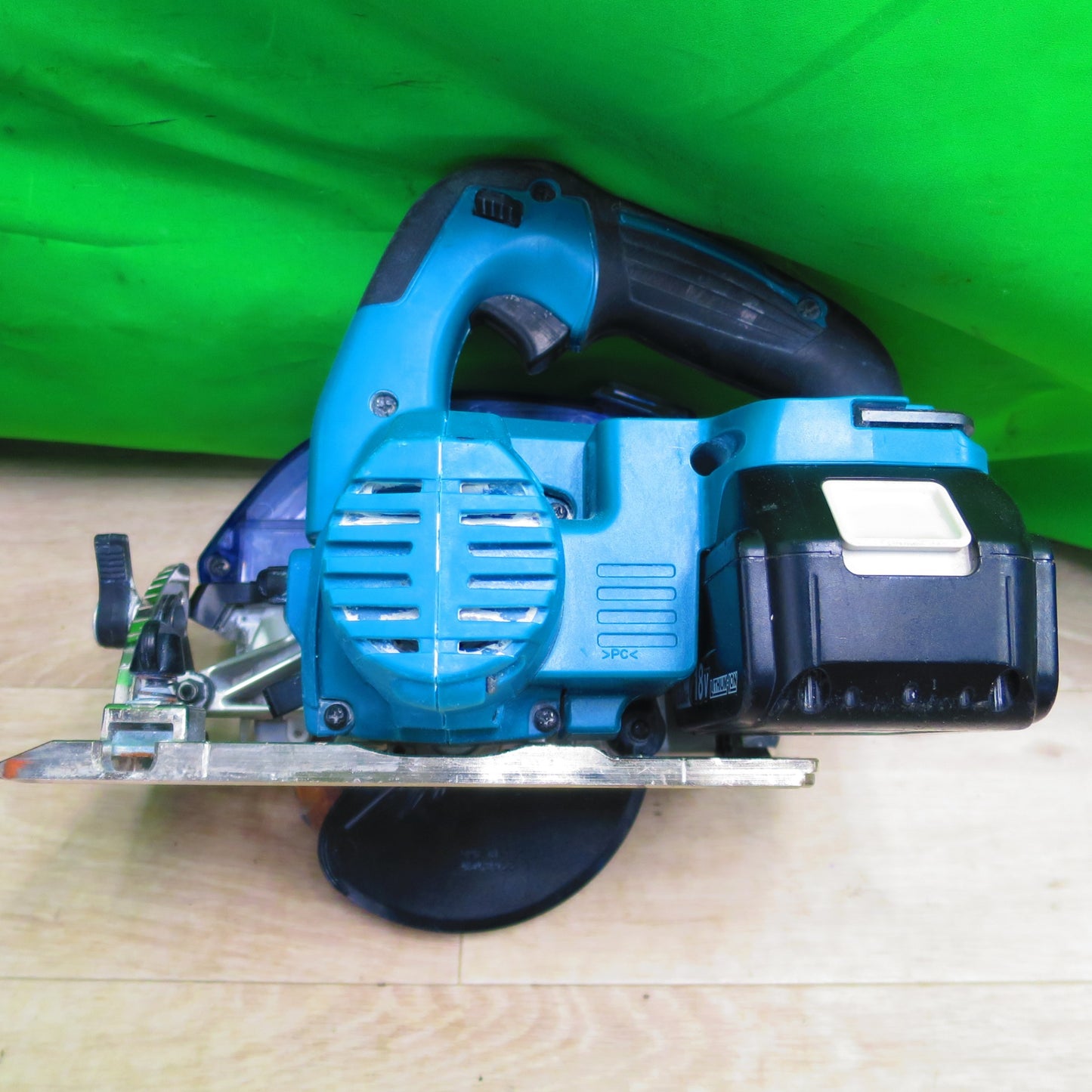 [送料無料] ☆マキタ makita 125mm 充電式 じん マルノコ KS511DRG 丸ノコ バッテリ BL1860B 切断機 ケース付属 電動 工具 DIY☆