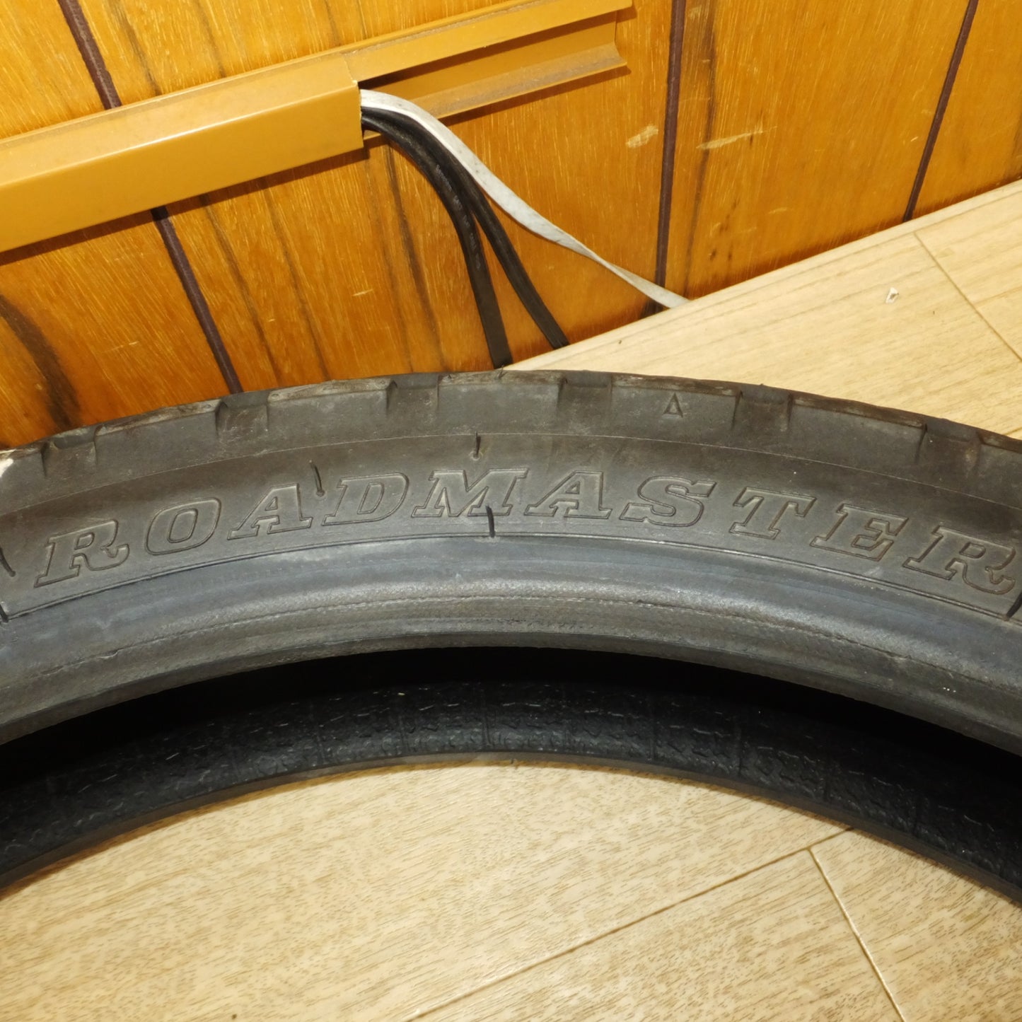 [送料無料] ★ダンロップ DUNLOP 20年製 ロードマスター ROADMASTER TT100 GP 100/90-19 M/C 57H　オートバイ タイヤ 1本★