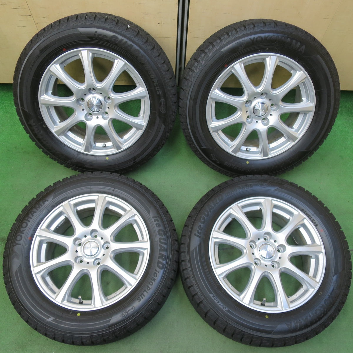 バリ溝！キレイ！9.5分以上★スタッドレス 215/60R16 ヨコハマ アイスガード iG50 プラス DUFACT デュファクト 16インチ PCD114.3/5H★5100708イス