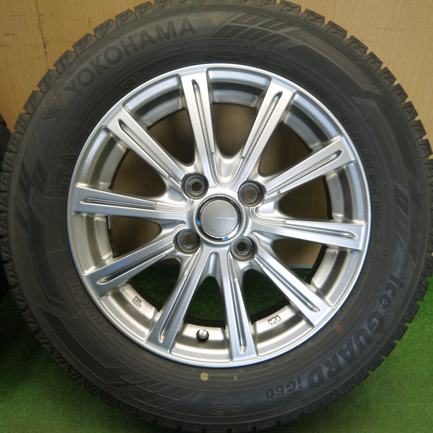 バリ溝！22年！キレイ！9.5分★スタッドレス 175/70R14 ヨコハマ アイスガード iG60 MiLLOUS PS ミルアス 14インチ PCD100/4H★6042403Hス